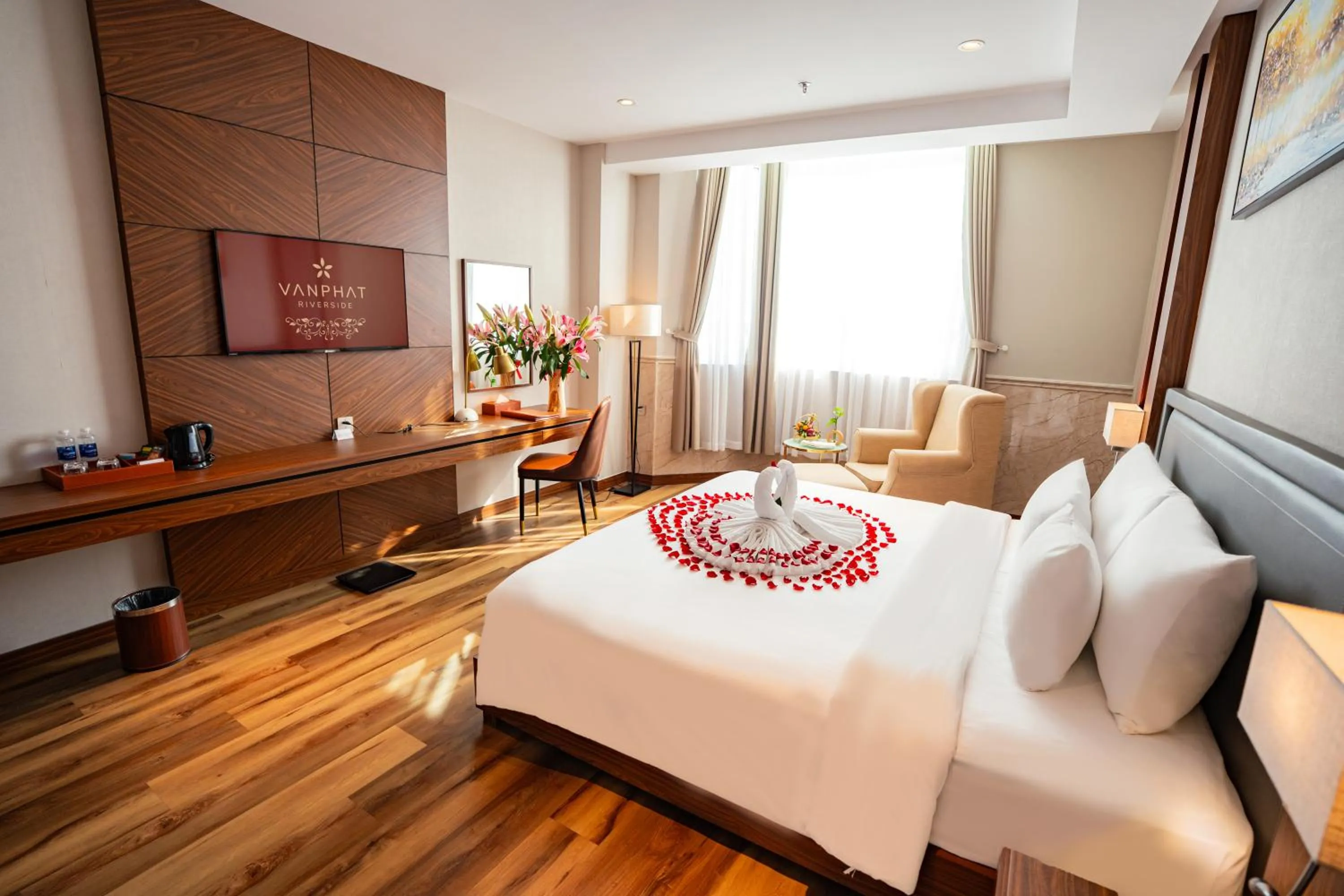 Bedroom, Bed in Van Phat Riverside Hotel