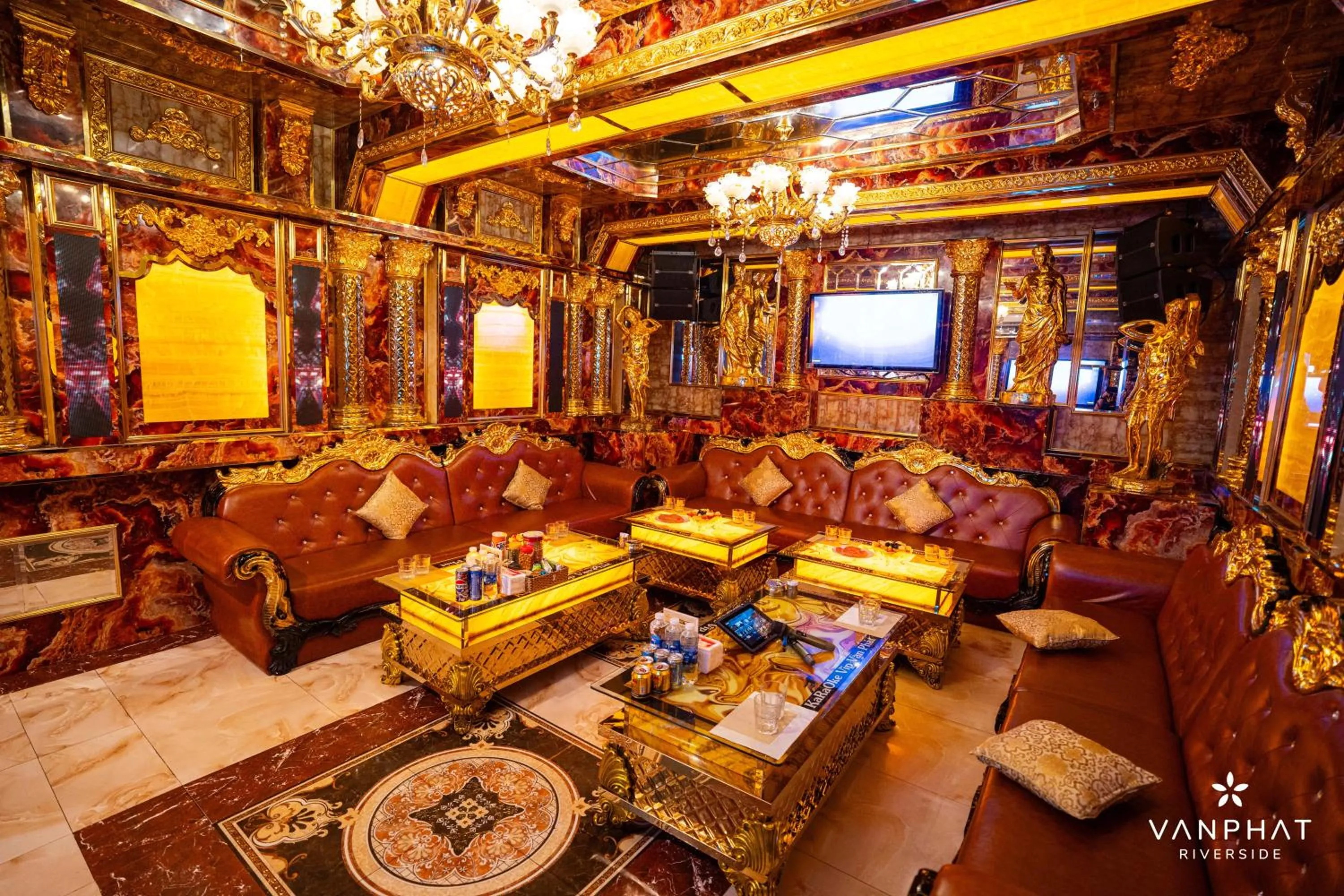 Seating area in Van Phat Riverside Hotel