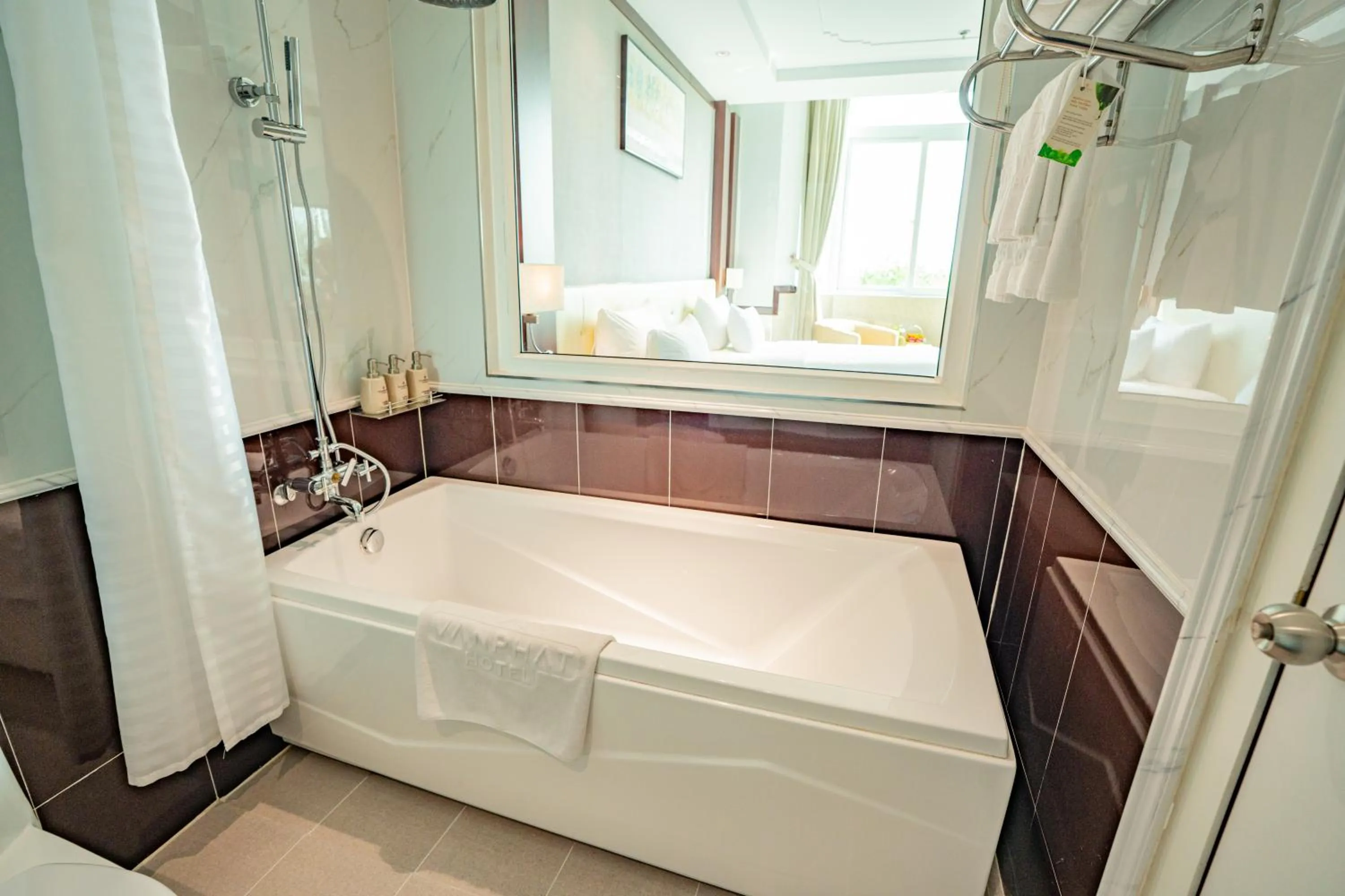 Bath in Van Phat Riverside Hotel