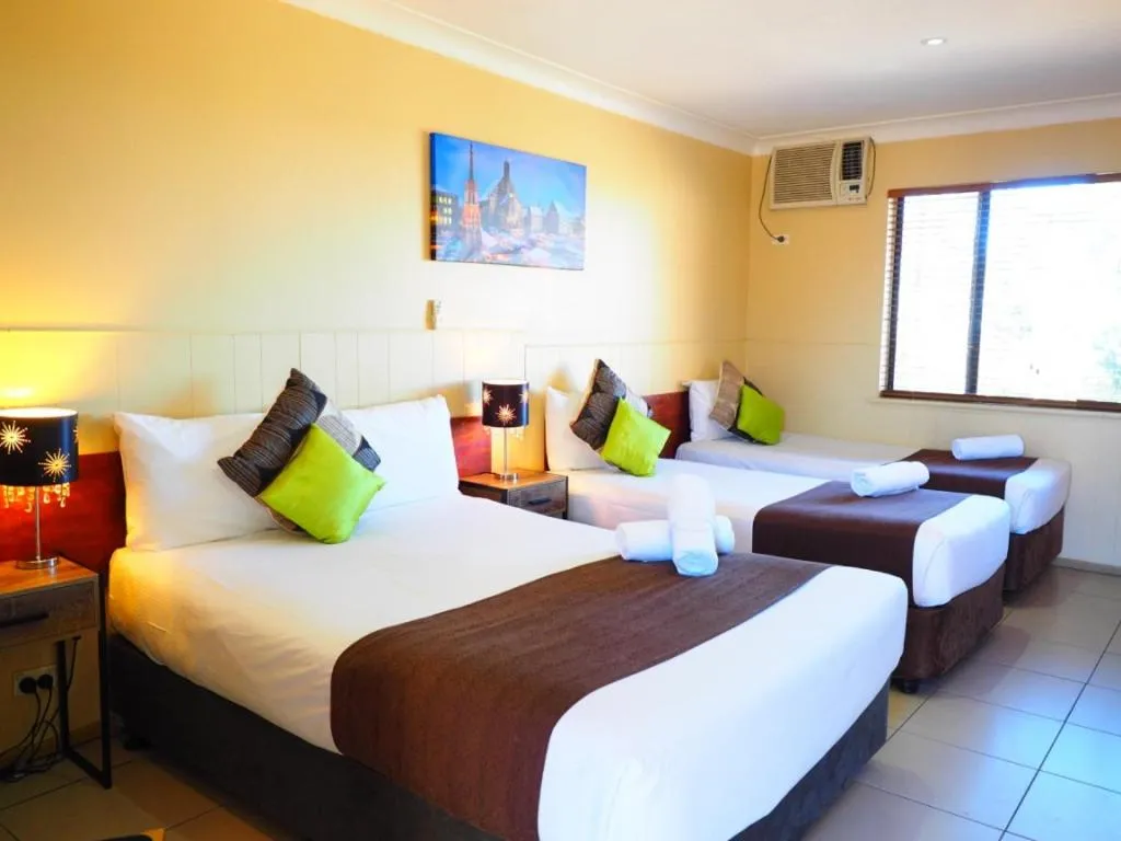 Bed in Bella Vista Motel