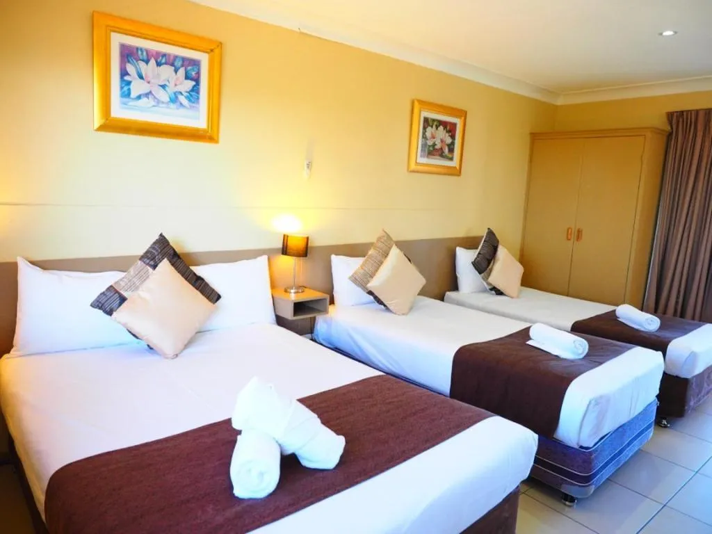 Bed in Bella Vista Motel