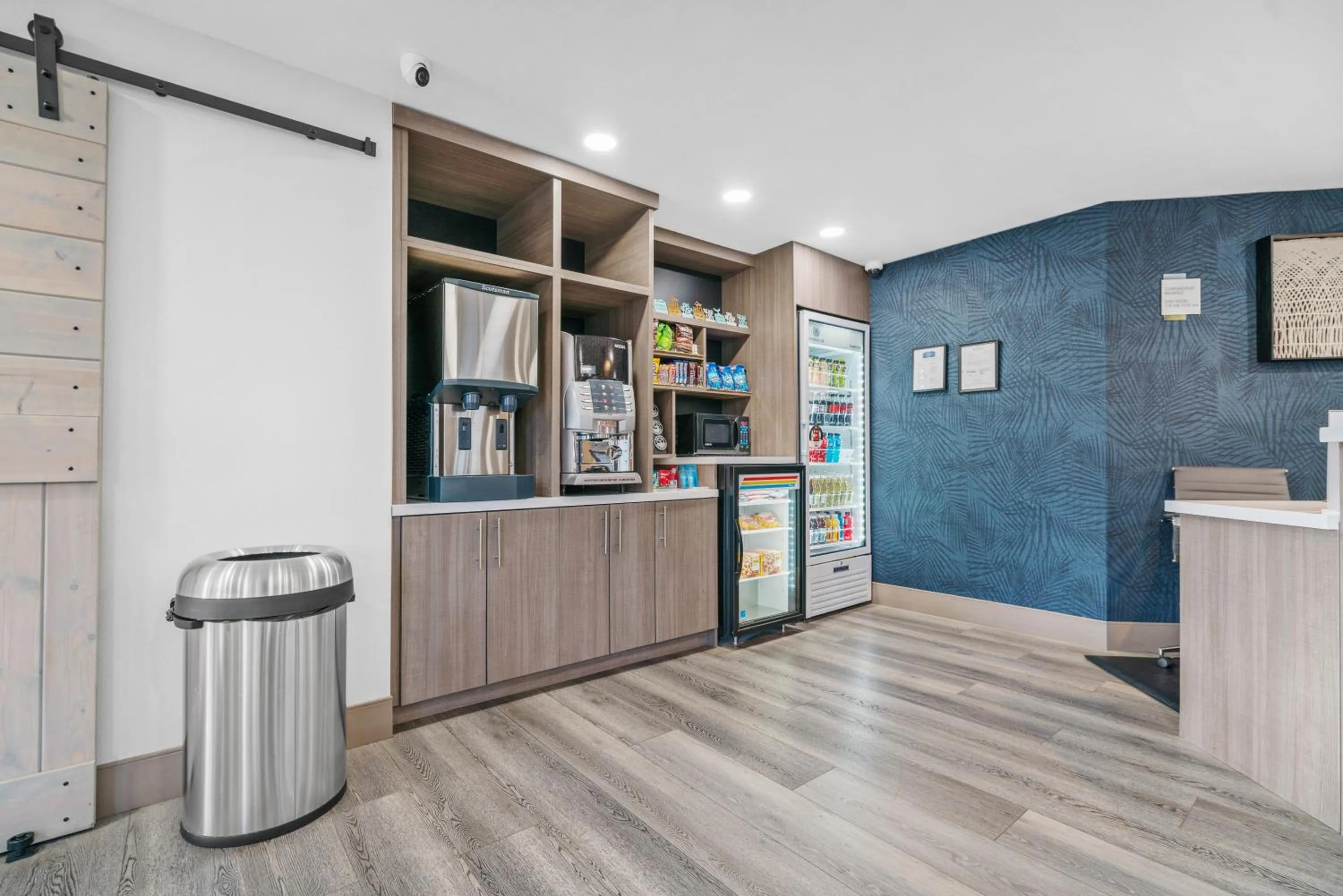 Lobby or reception in Avania Inn of Santa Barbara