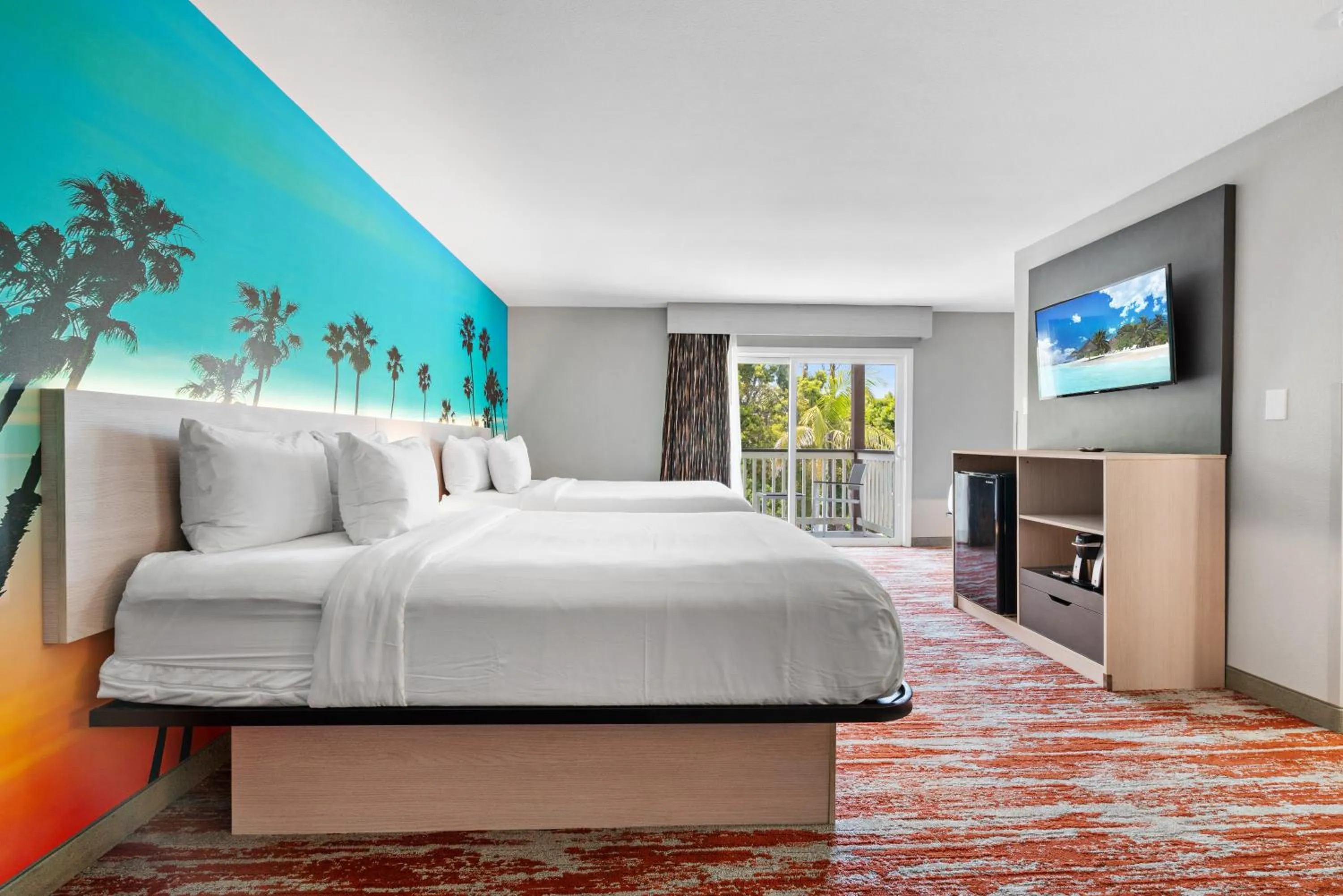 Bed in Avania Inn of Santa Barbara