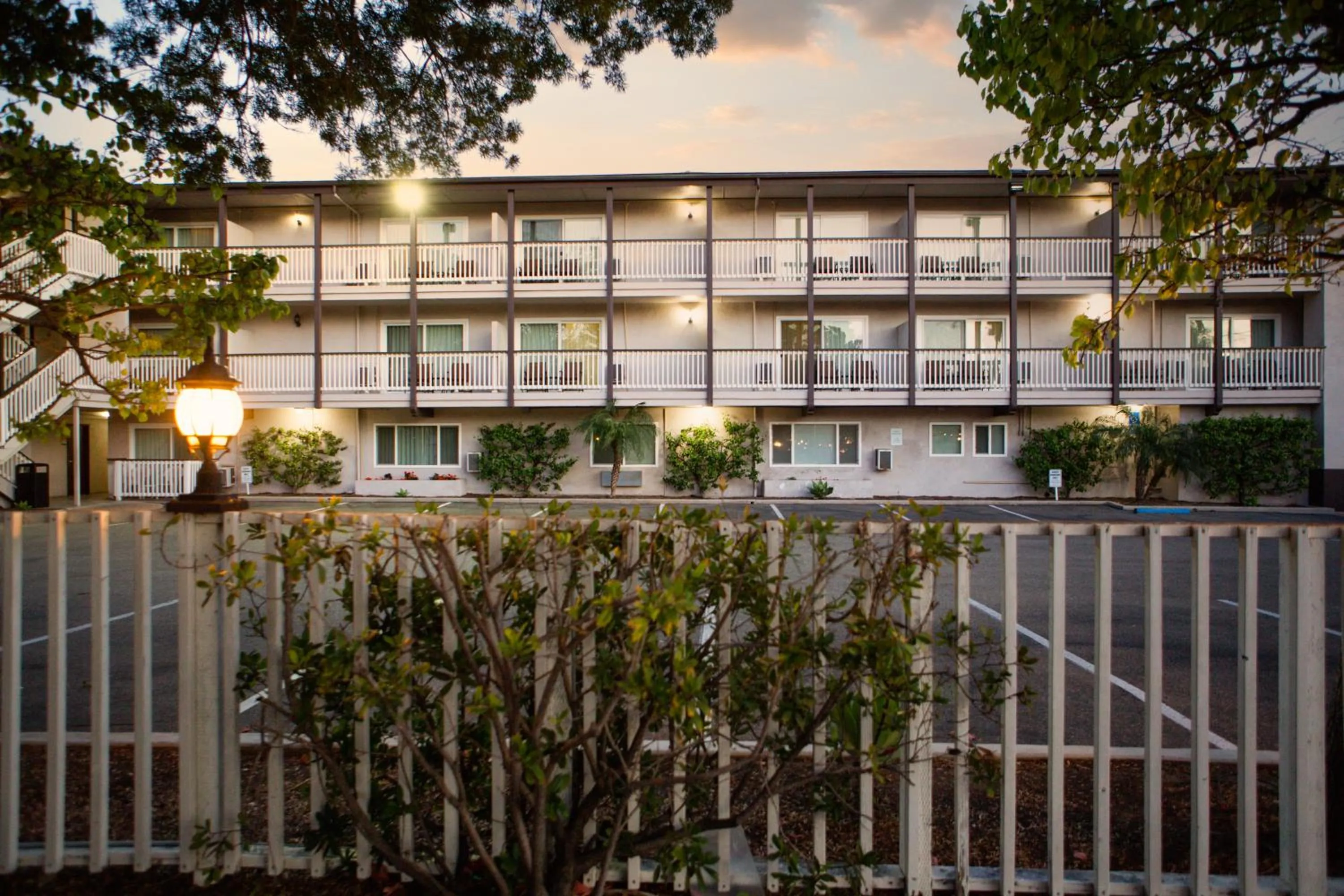 Property building in Avania Inn of Santa Barbara