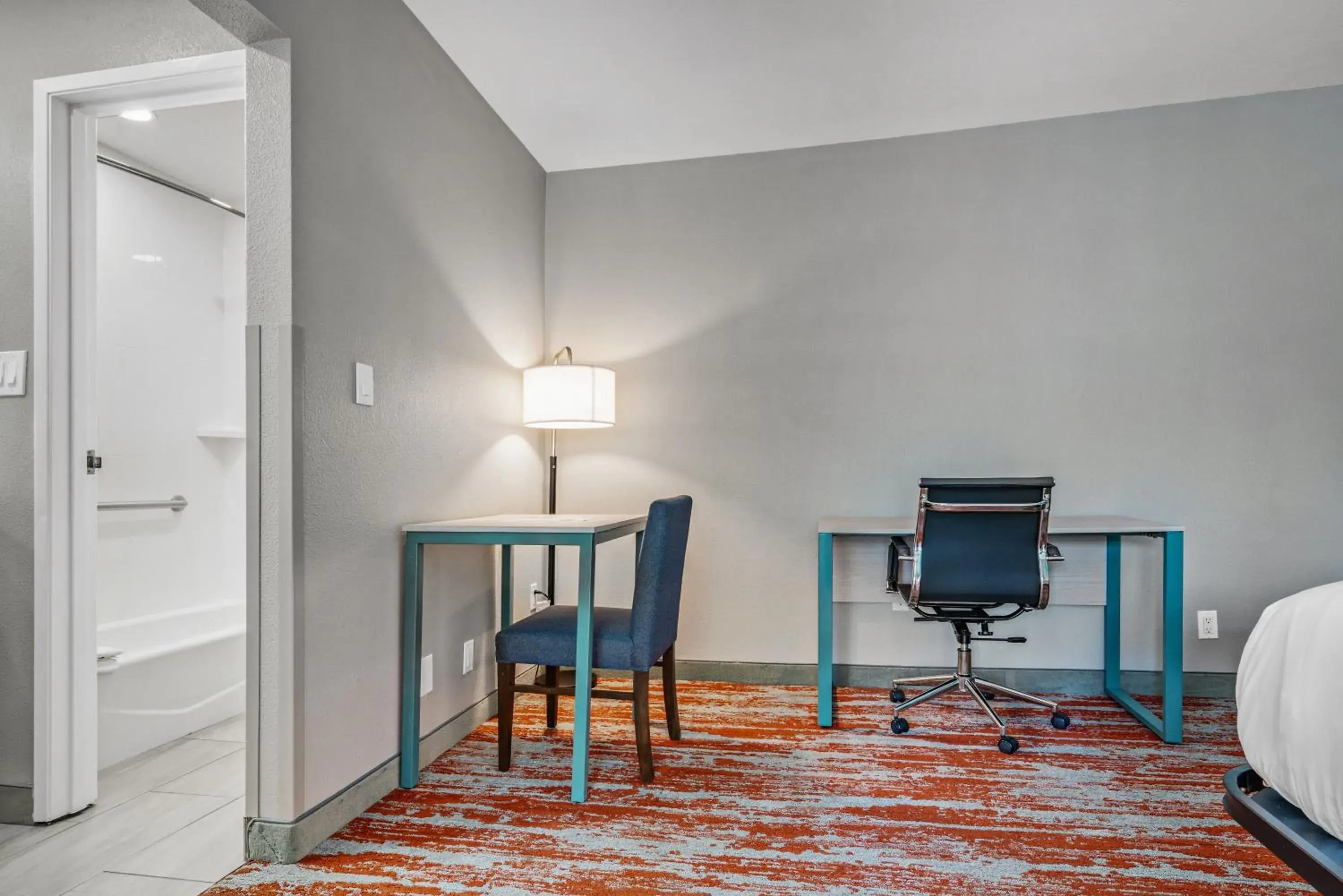 Deluxe Triple Room in Avania Inn of Santa Barbara Deluxe Triple Room in Avania Inn of Santa Barbara