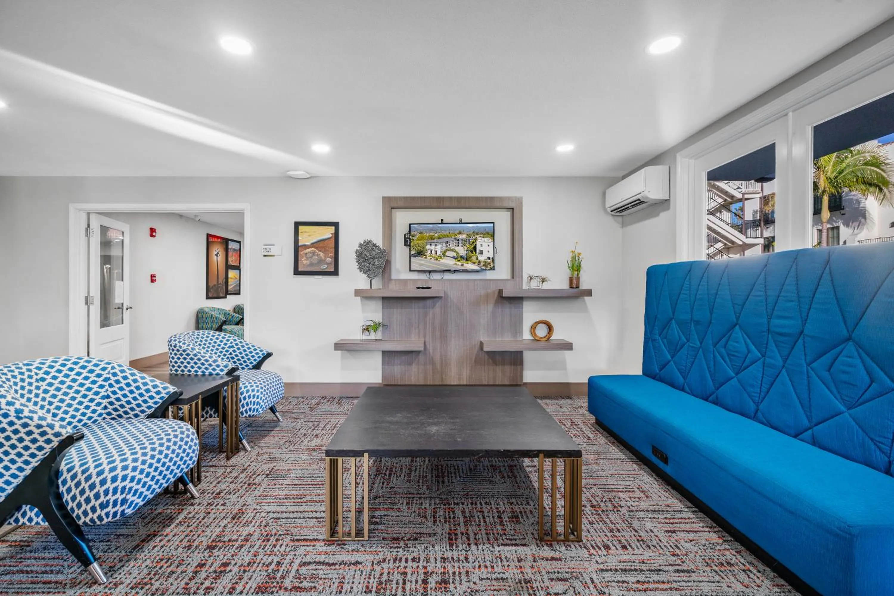 Lobby or reception in Avania Inn of Santa Barbara