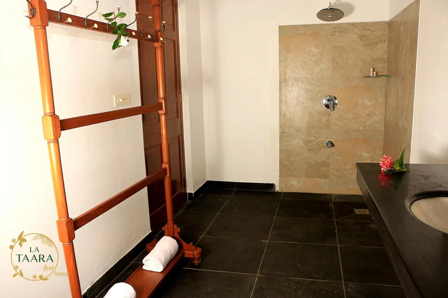 La Taara - Feel Home