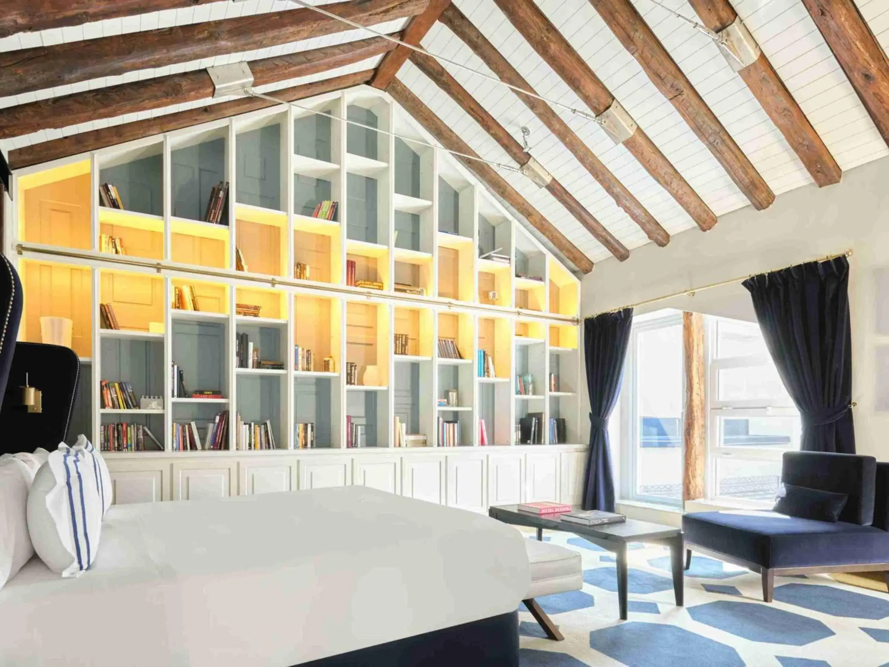 Suitheart in Only YOU Boutique Hotel Madrid Suitheart in Only YOU Boutique Hotel Madrid