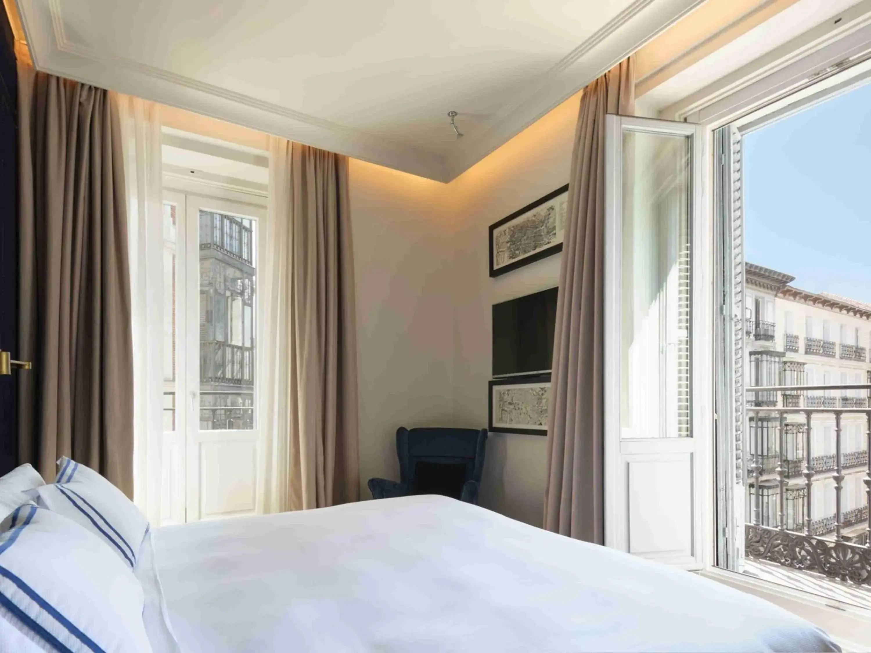 The Corner Suite in Only YOU Boutique Hotel Madrid The Corner Suite in Only YOU Boutique Hotel Madrid