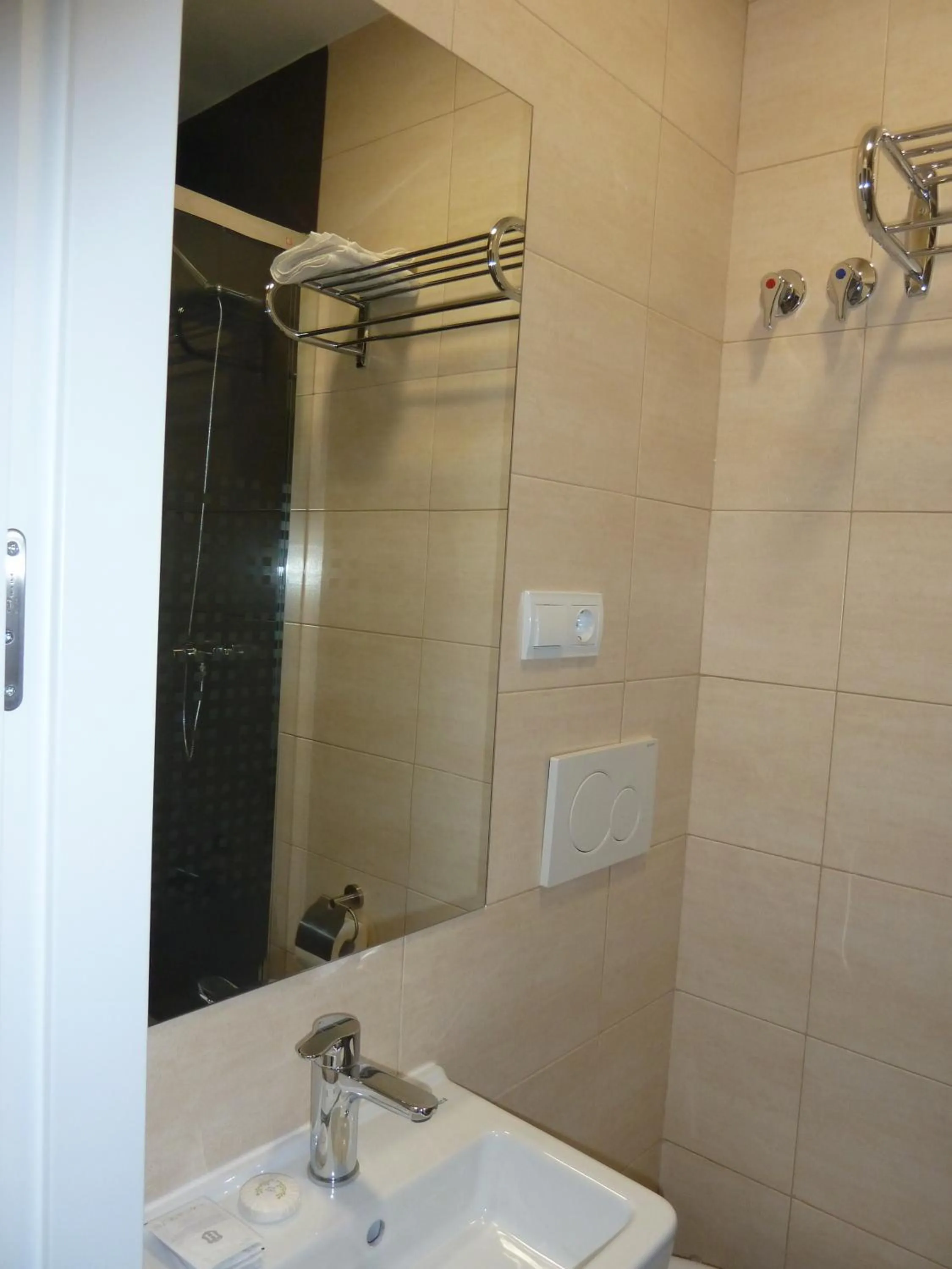 Bathroom in Hostal Mayor