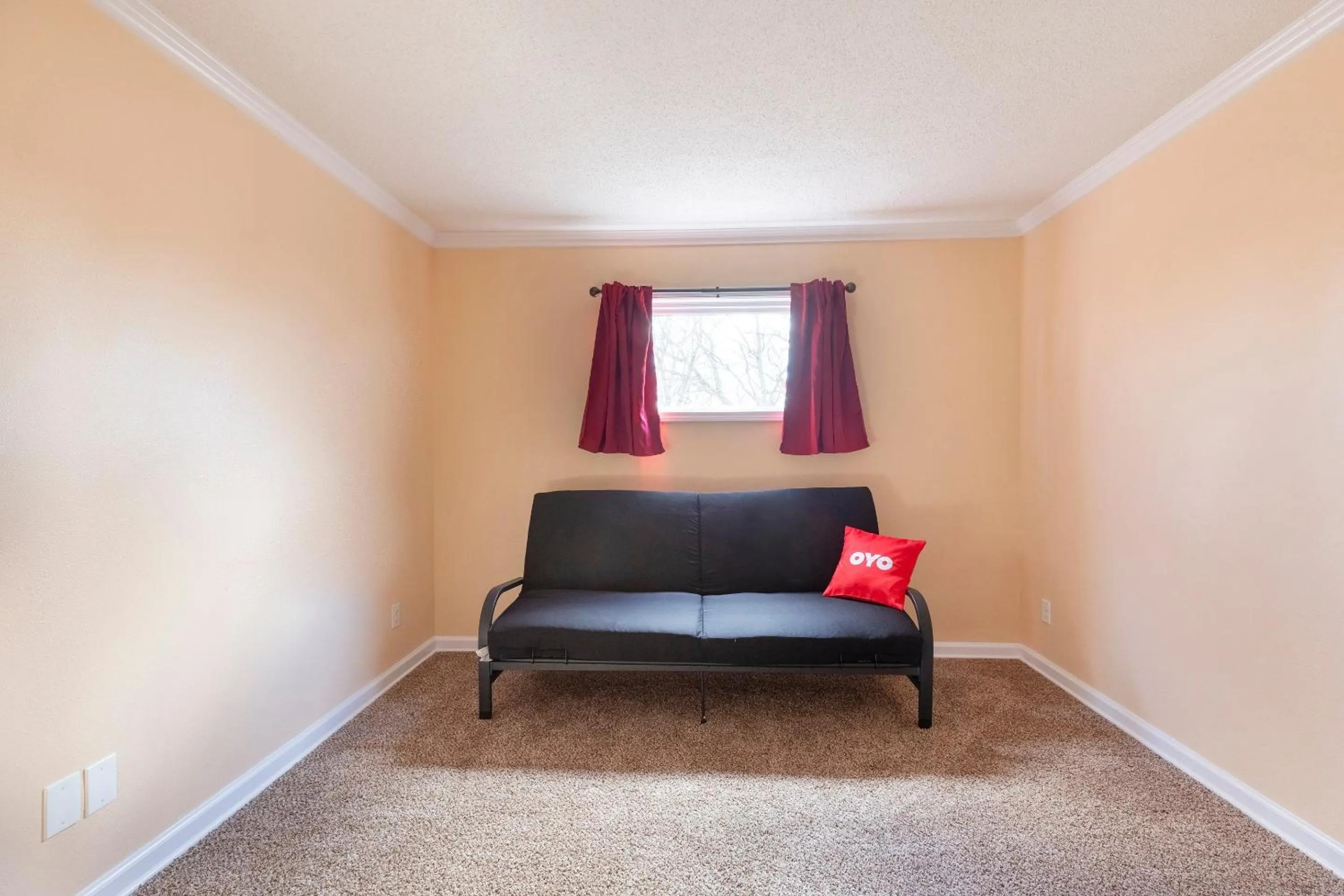 Bedroom in OYO Hotel Cave City KY