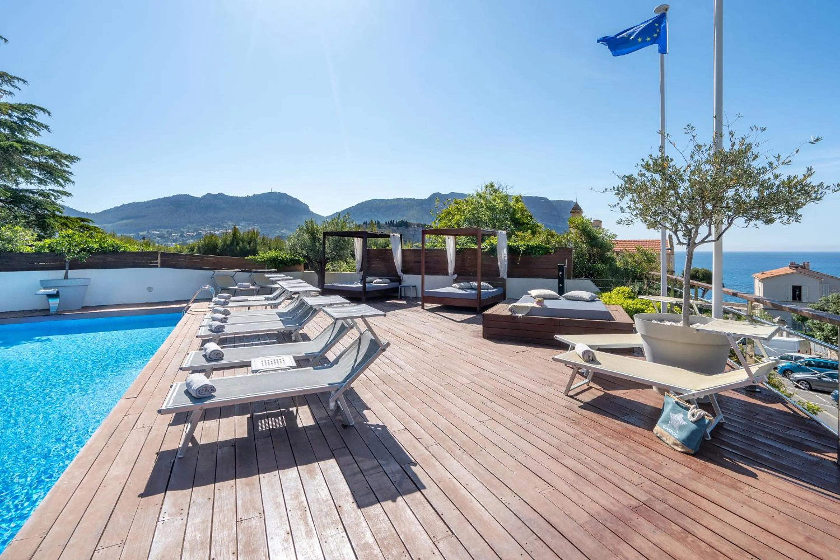 Patio in Best Western Plus Hôtel la Rade