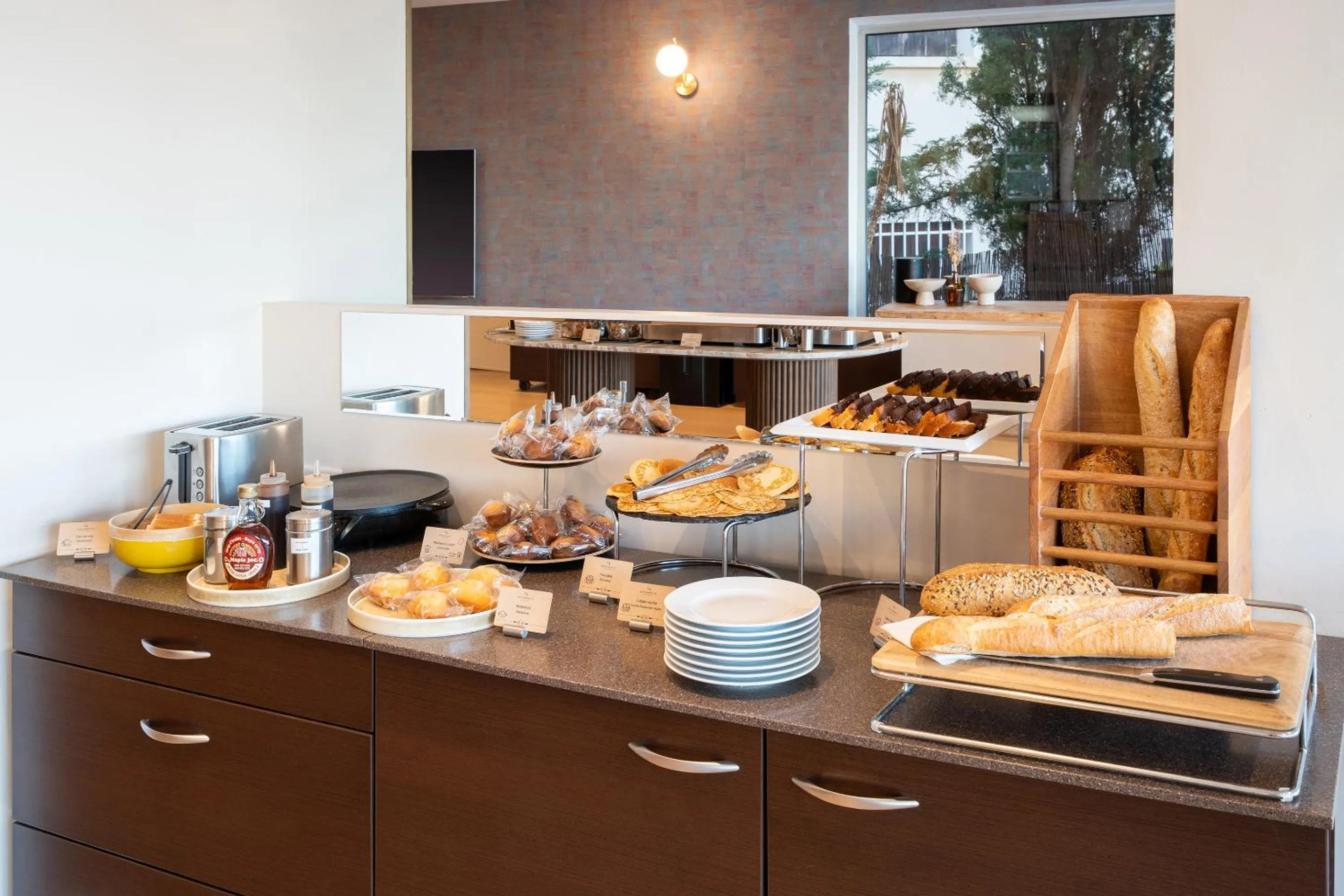 Buffet breakfast in Best Western Plus Hôtel la Rade