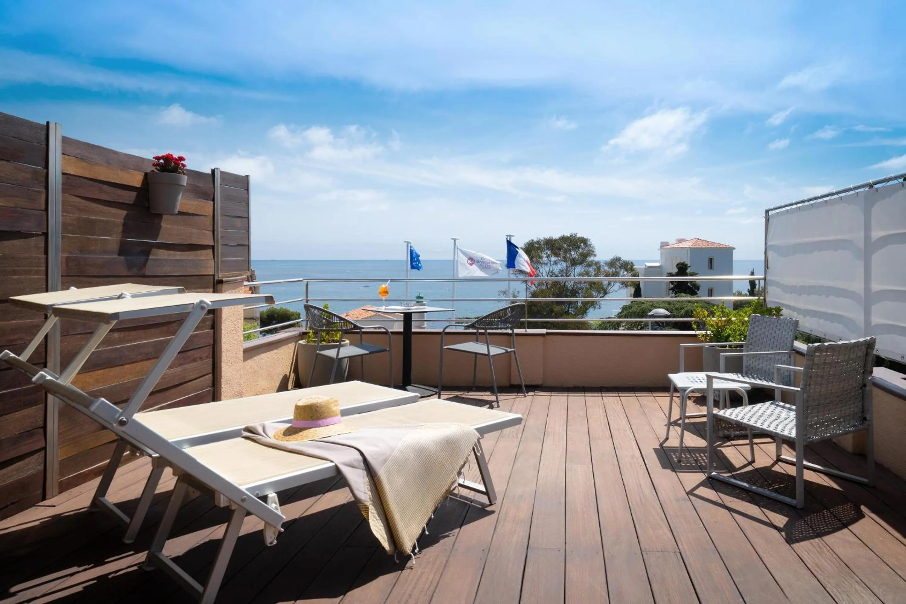 View (from property/room) in Best Western Plus Hôtel la Rade