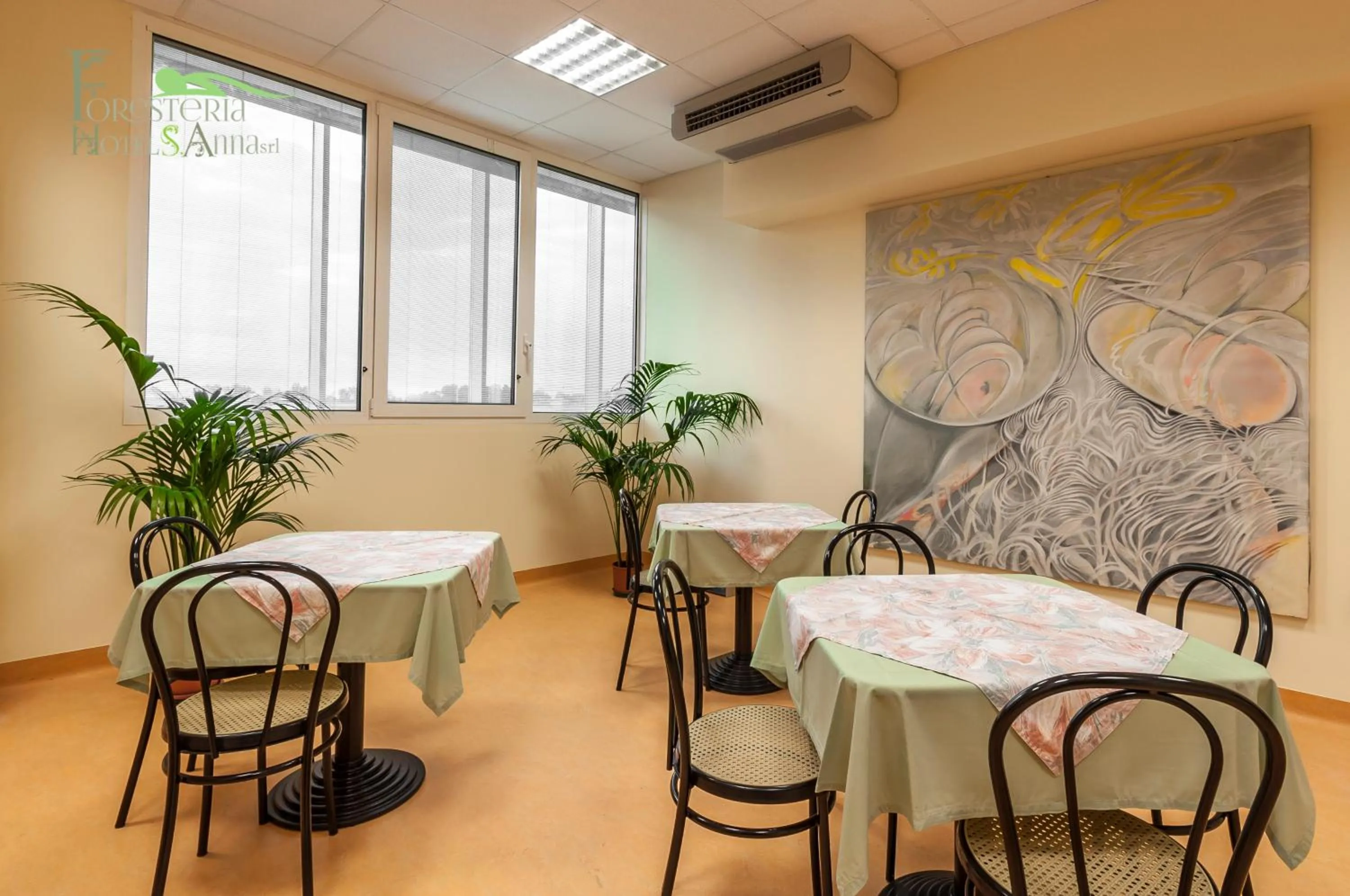 Restaurant/places to eat in Foresteria Sant'Anna