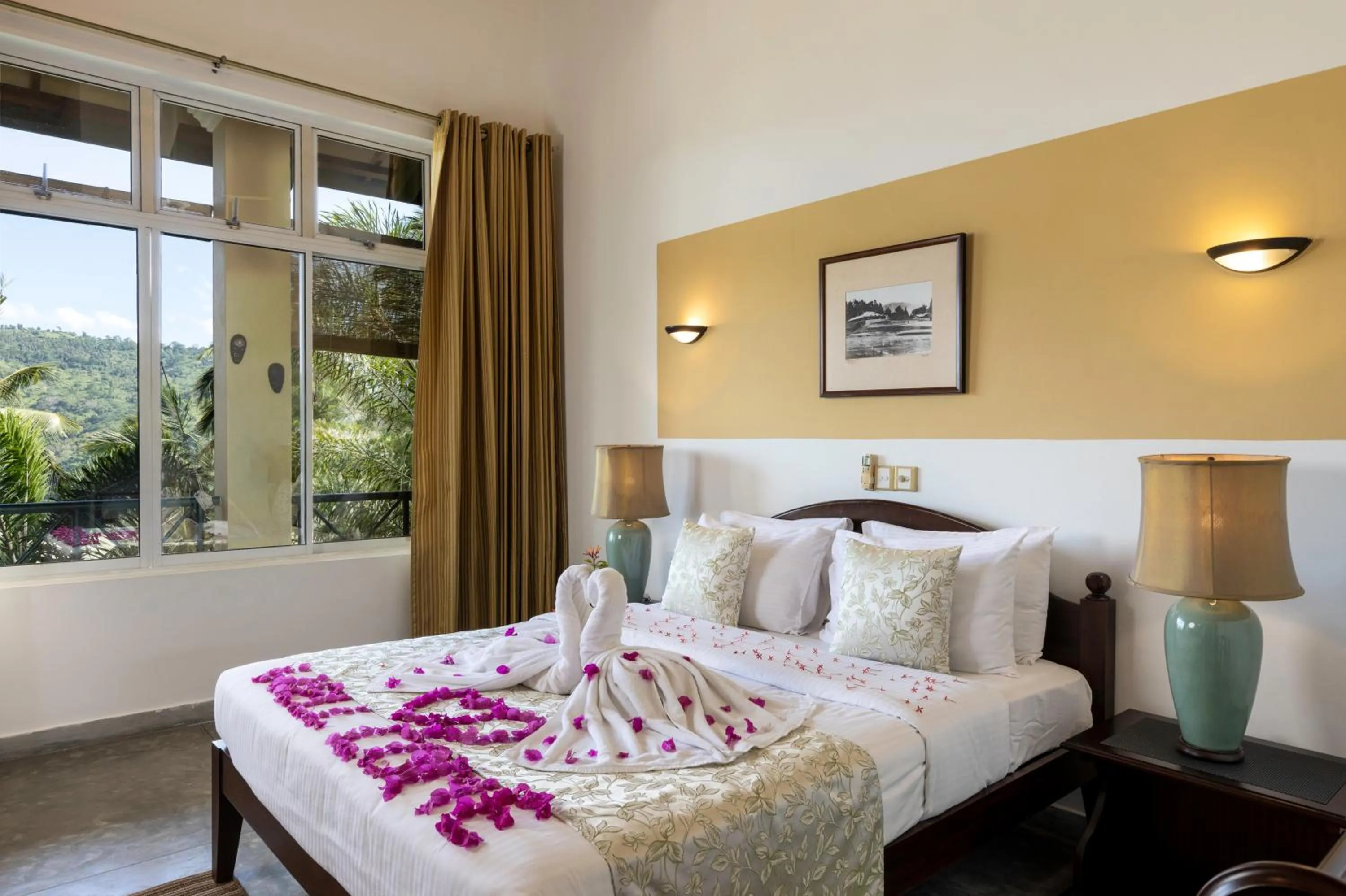 Photo of the whole room, Bed in The Albatross, Kandy