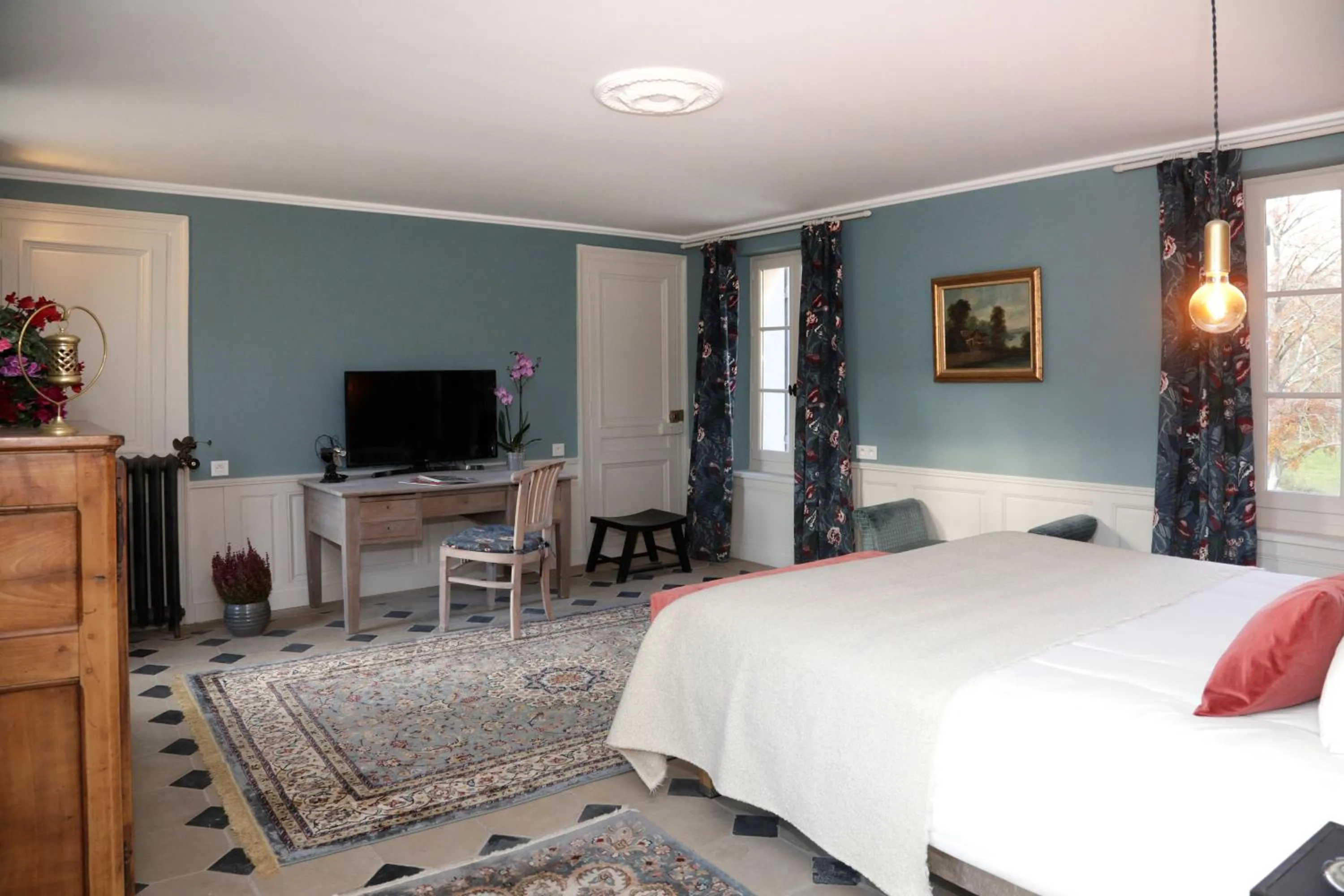 Photo of the whole room, Bed in Domaine du Plessis