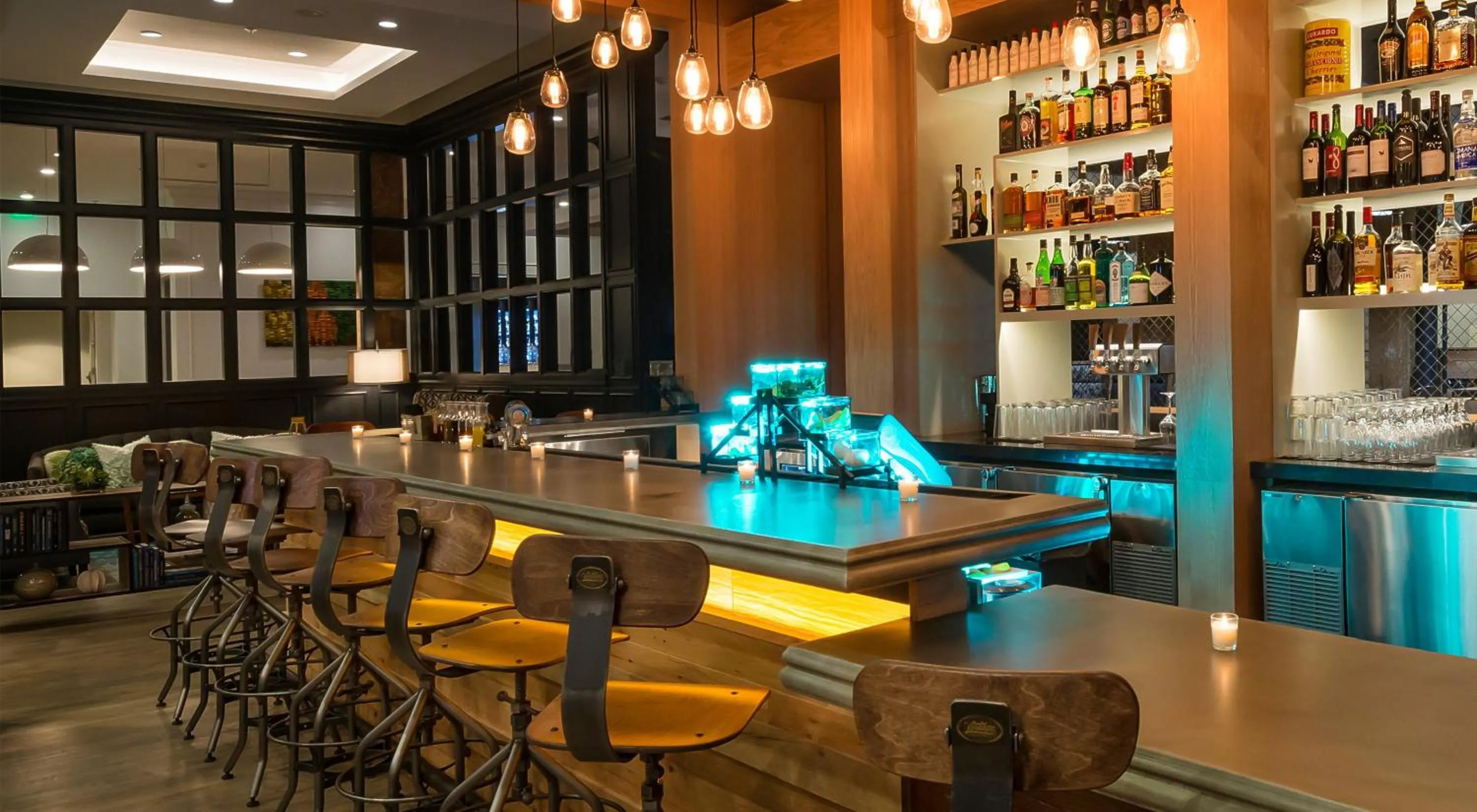 Lounge or bar in Hotel Indigo Savannah Historic District by IHG