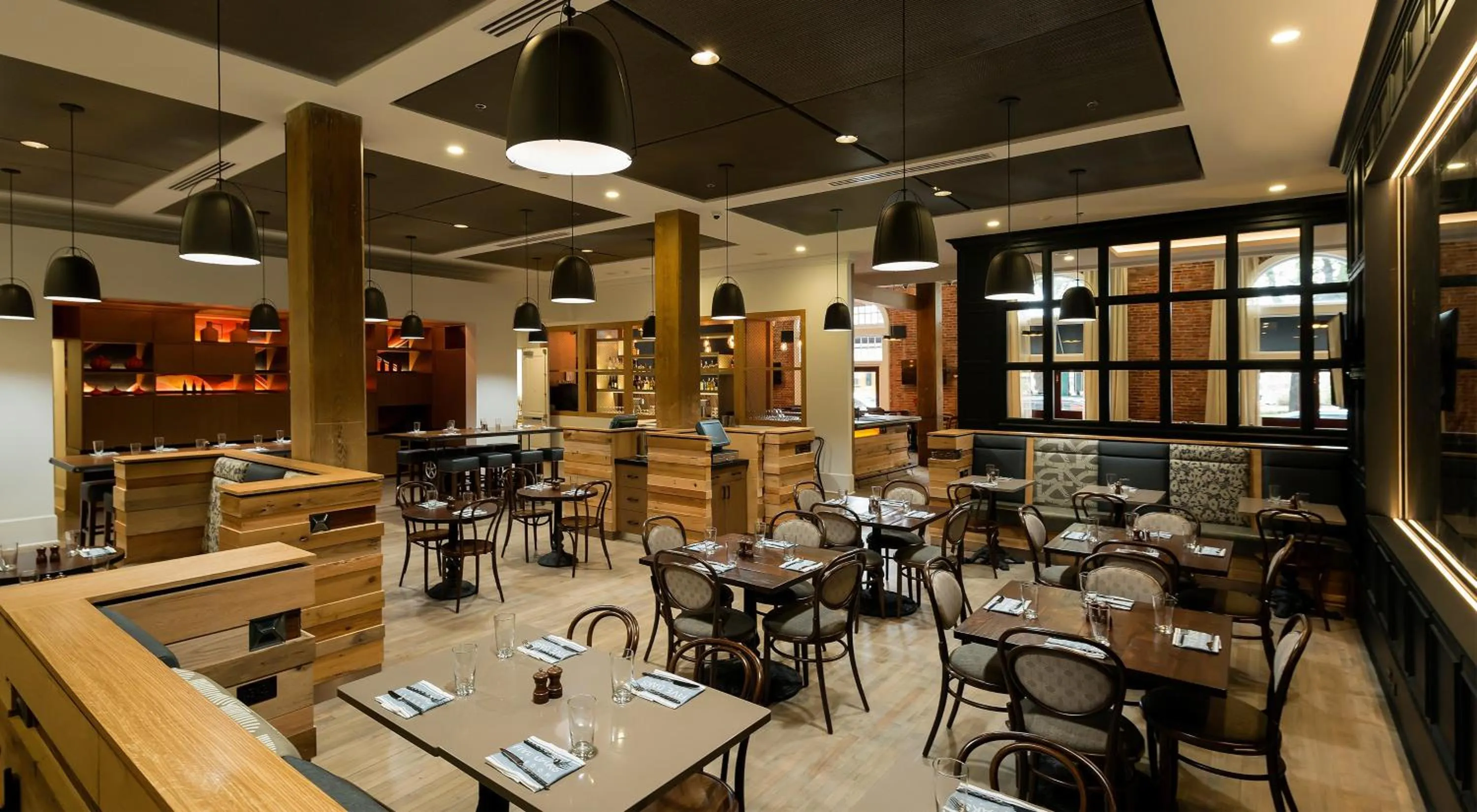 Restaurant/places to eat in Hotel Indigo Savannah Historic District by IHG