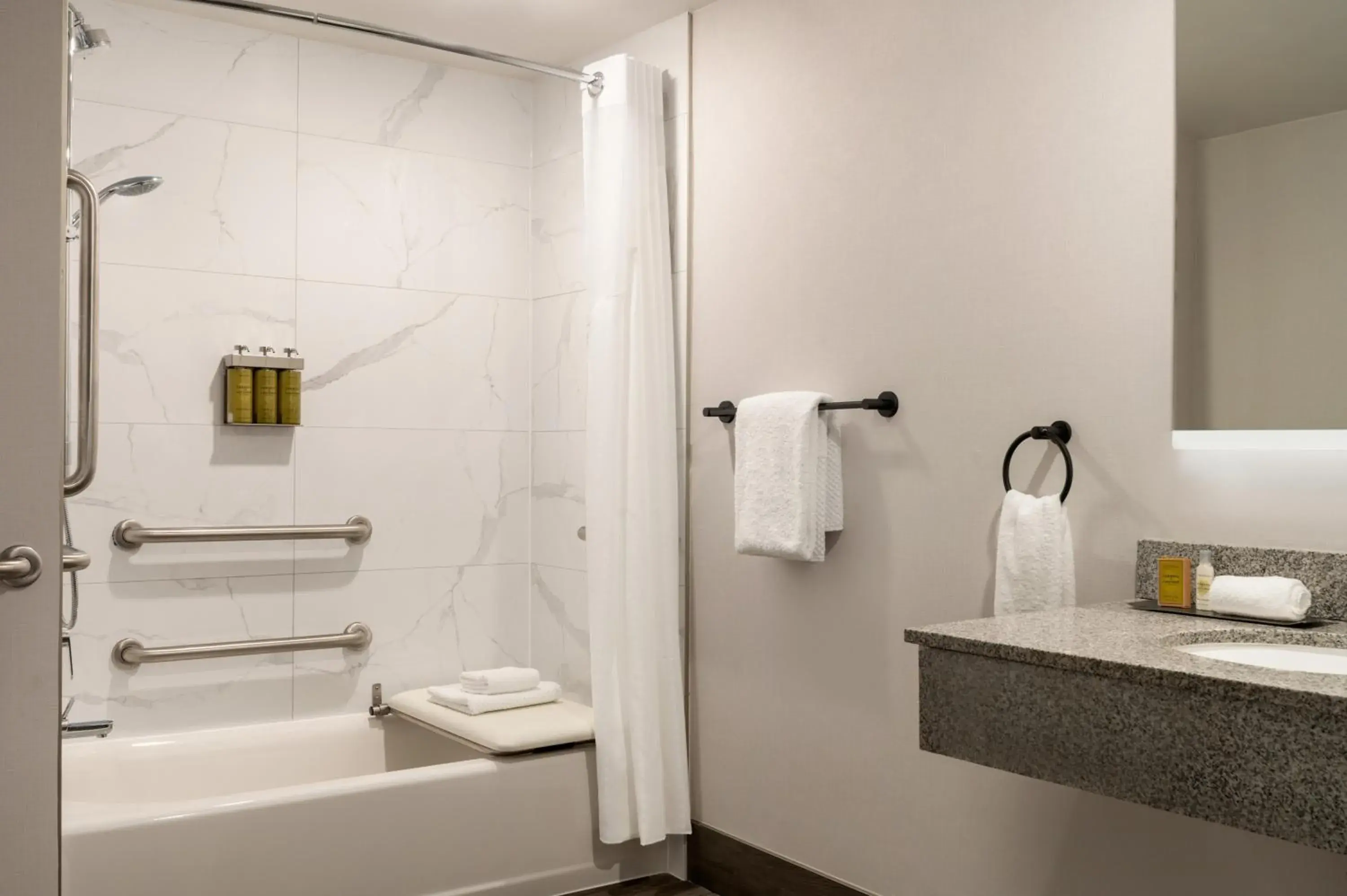 King Room with Accessible Tub - Mobility and Hearing Access in DoubleTree by Hilton San Francisco South Airport Blvd King Room with Accessible Tub - Mobility and Hearing Access in DoubleTree by Hilton San Francisco South Airport Blvd