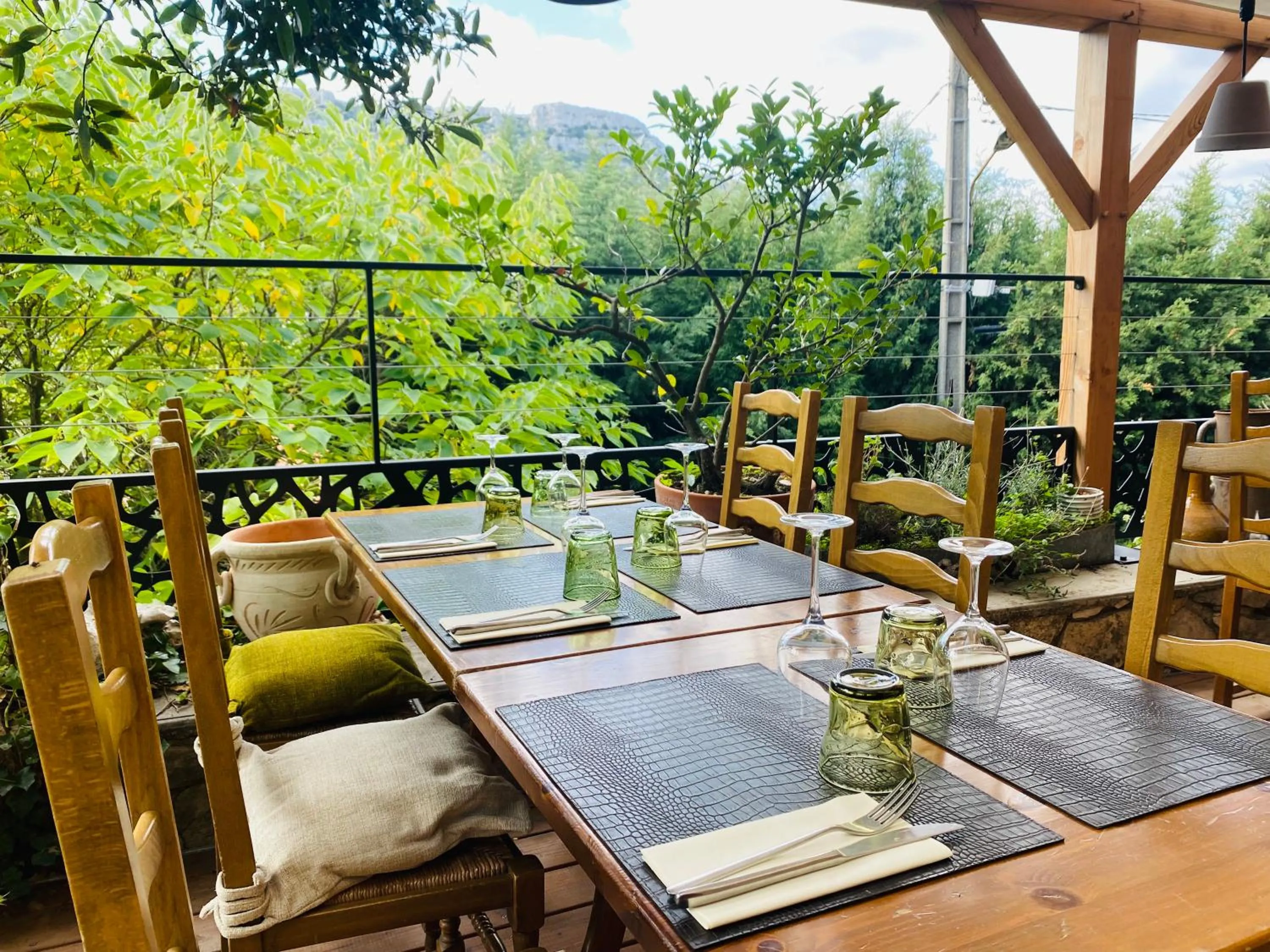 Restaurant/places to eat in Logis Hotel Restaurant Le Grand Puech