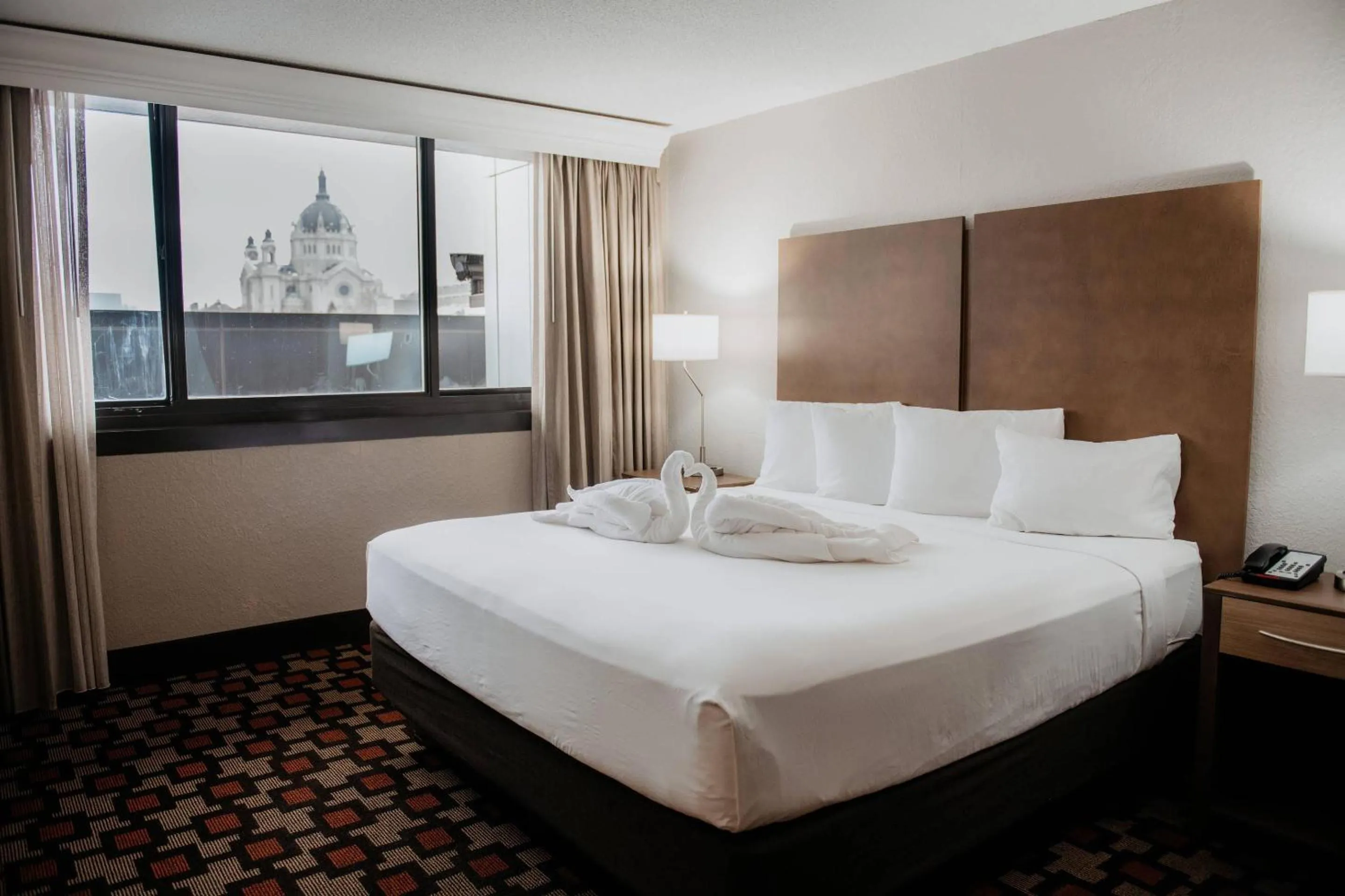 Bedroom, Bed in Radisson Hotel St Paul Downtown