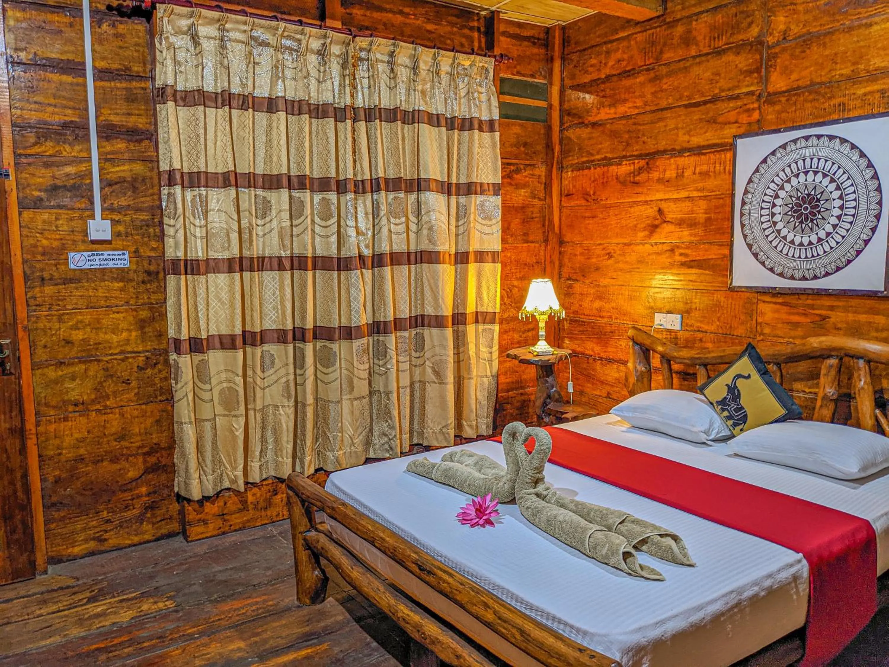 Bed in Sigiri Choona Lodge 'unique sunrise viewpoint'