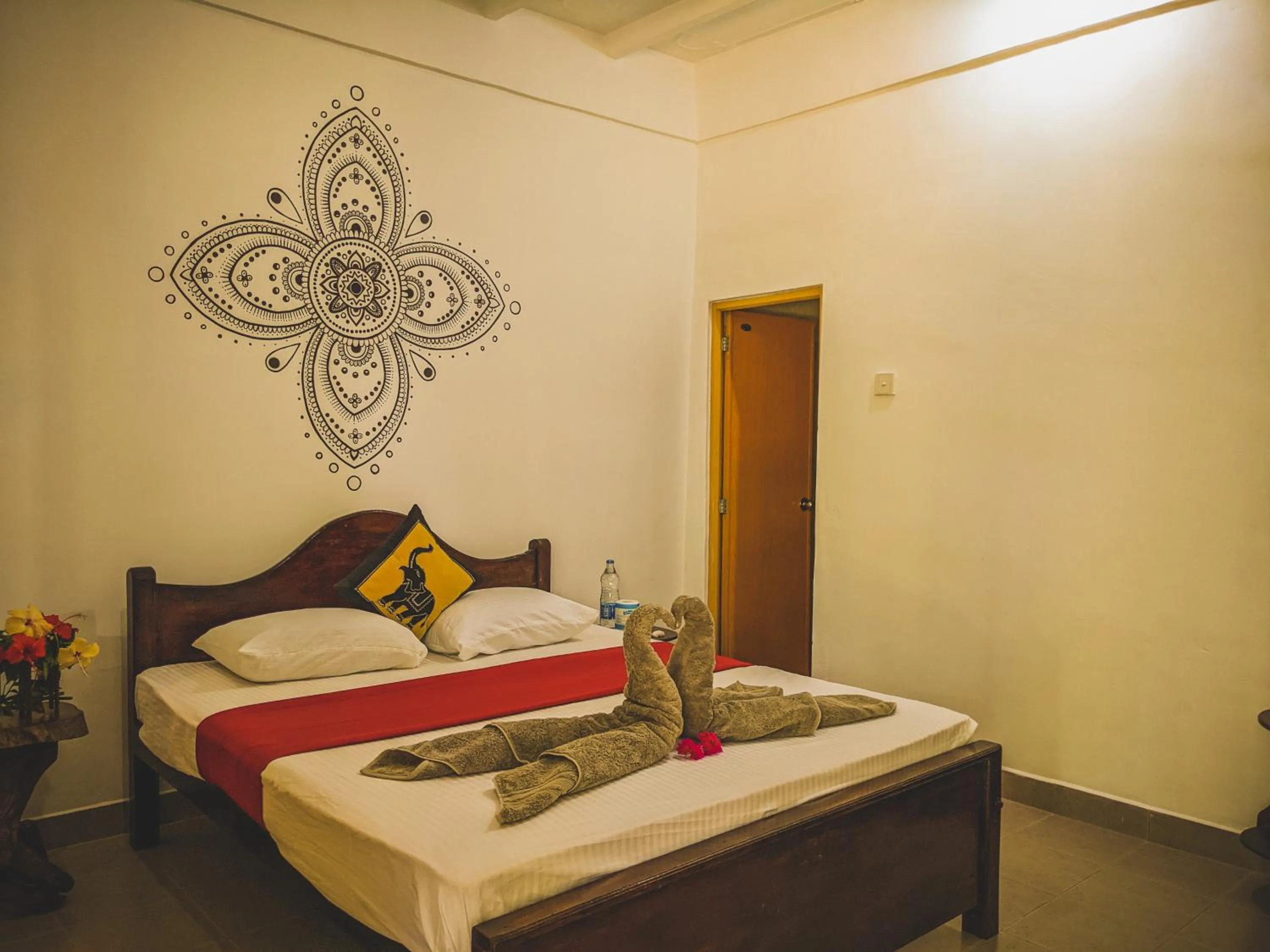 Bed in Sigiri Choona Lodge 'unique sunrise viewpoint'