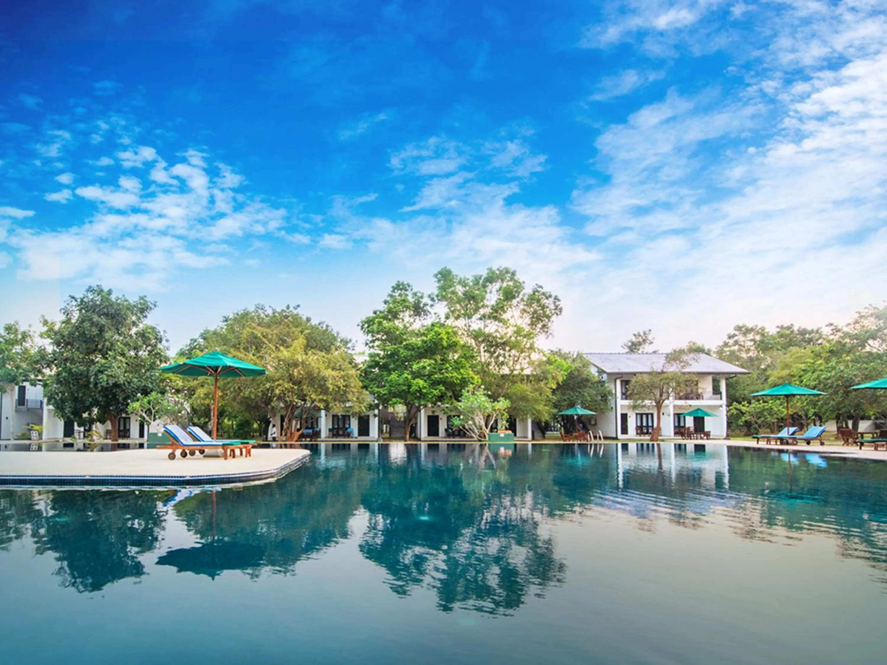 Property building in Oak Ray Elephant Lake