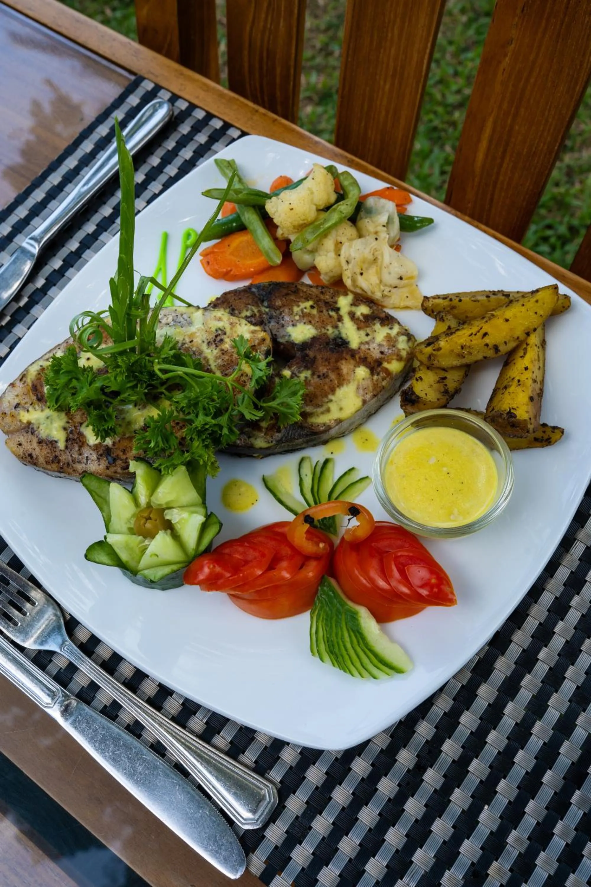 Food in Oak Ray Elephant Lake