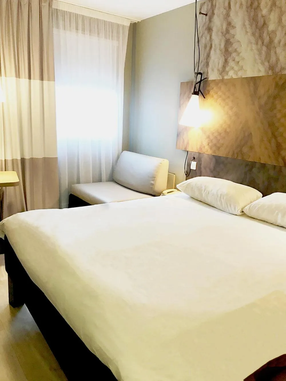 Bed in Hotel ibis Dijon Centre Clemenceau