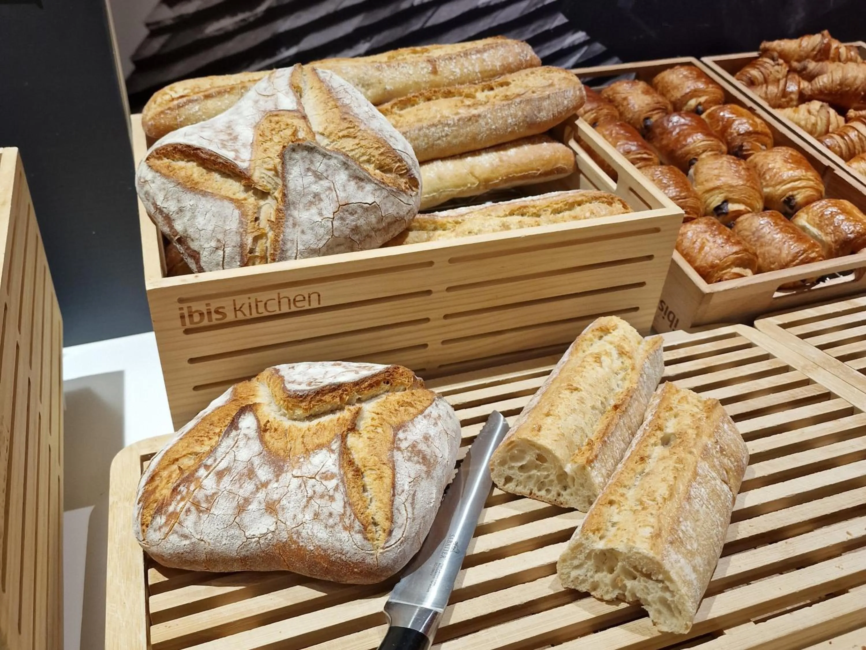 Breakfast in Hotel ibis Dijon Centre Clemenceau