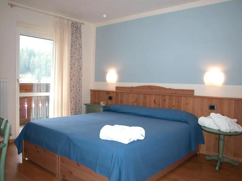 Photo of the whole room, Bed in Hotel La Baita