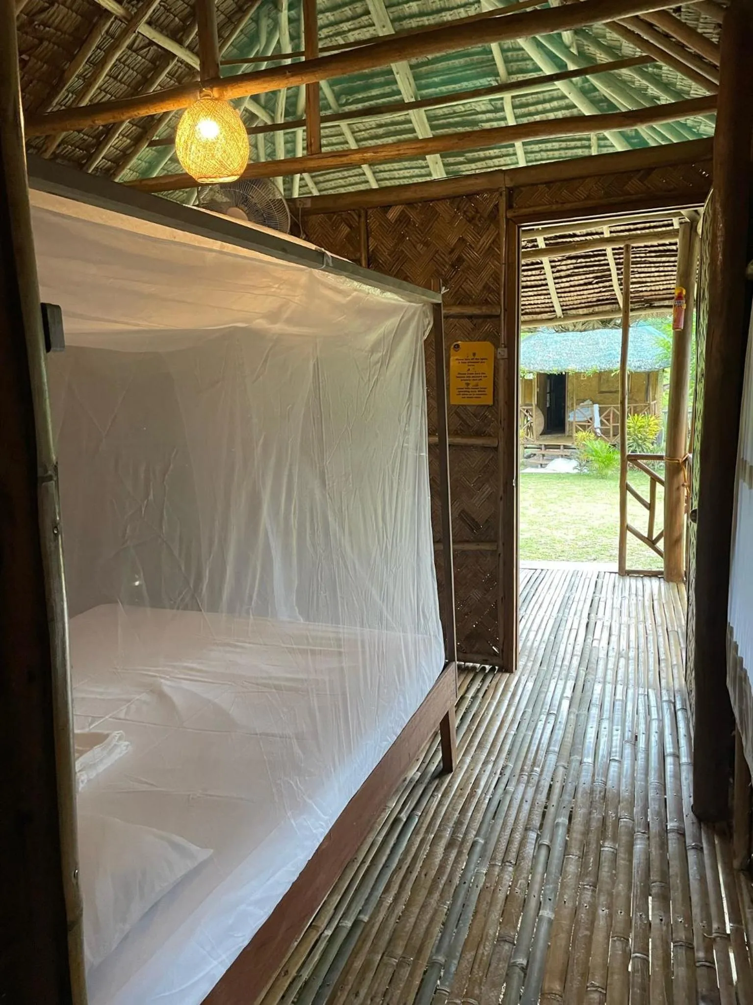 Bedroom, Bed in Back Trippers Inn