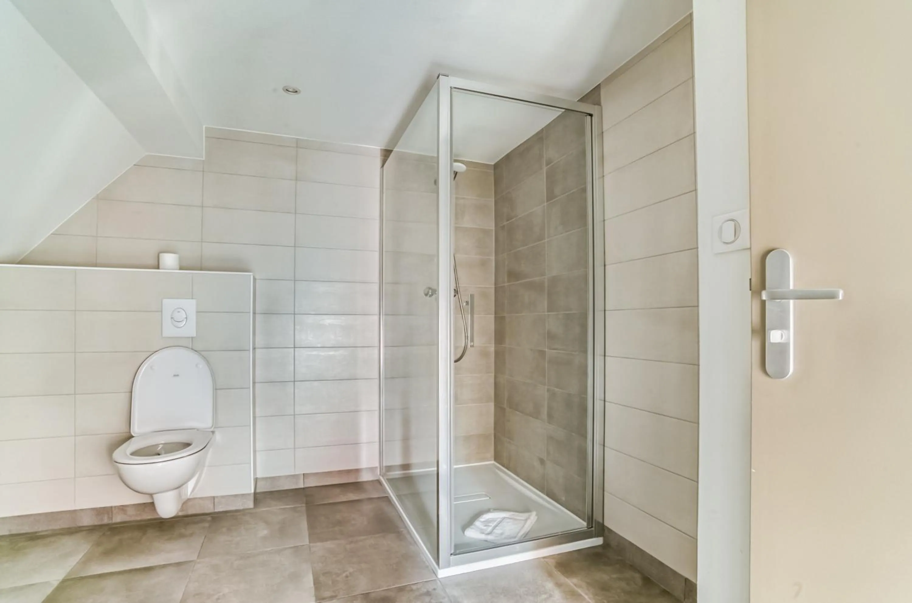 Bathroom in Brit Hotel Bristol Montbéliard Centre