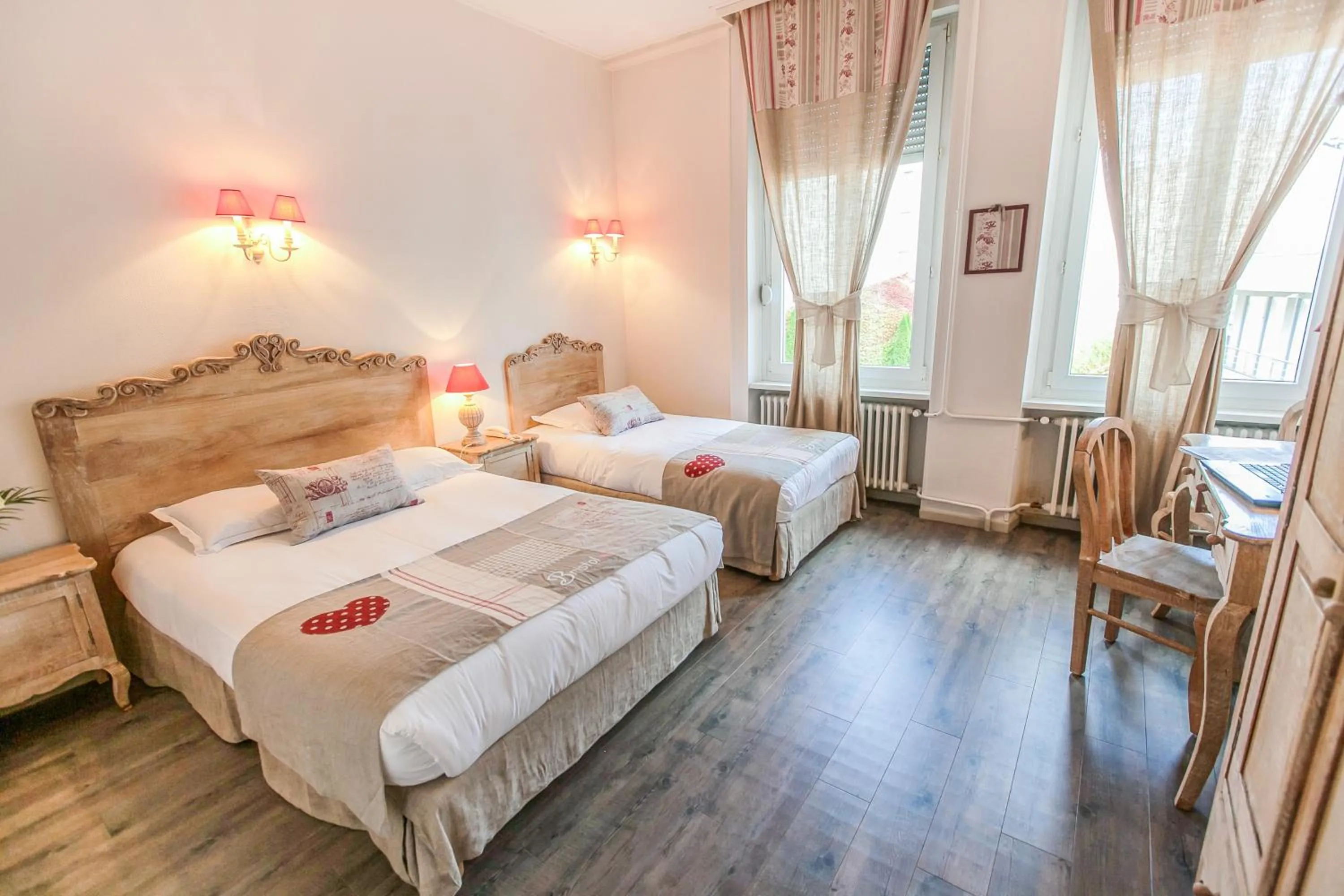 Bedroom, Bed in Brit Hotel Bristol Montbéliard Centre