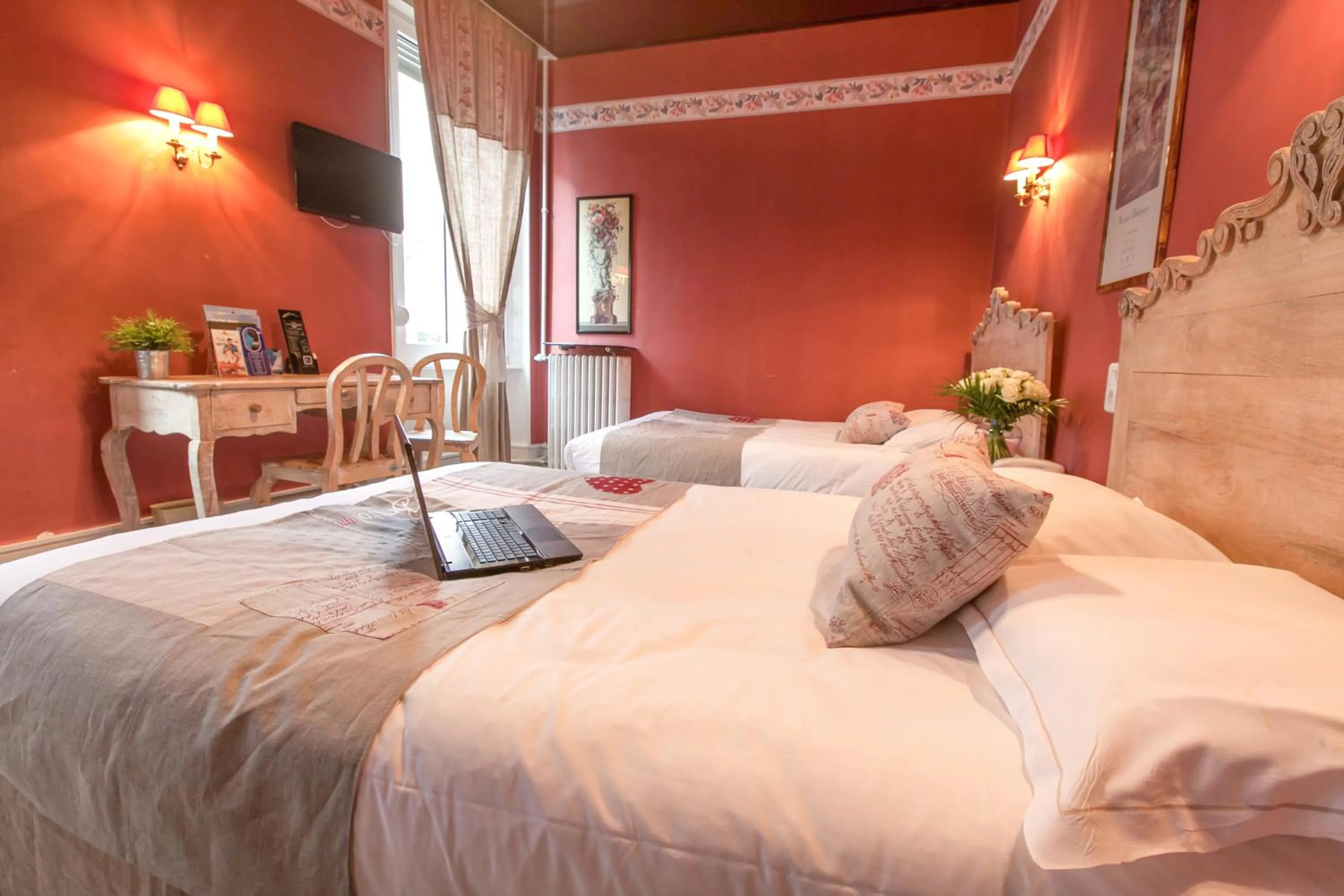 Bedroom, Bed in Brit Hotel Bristol Montbéliard Centre