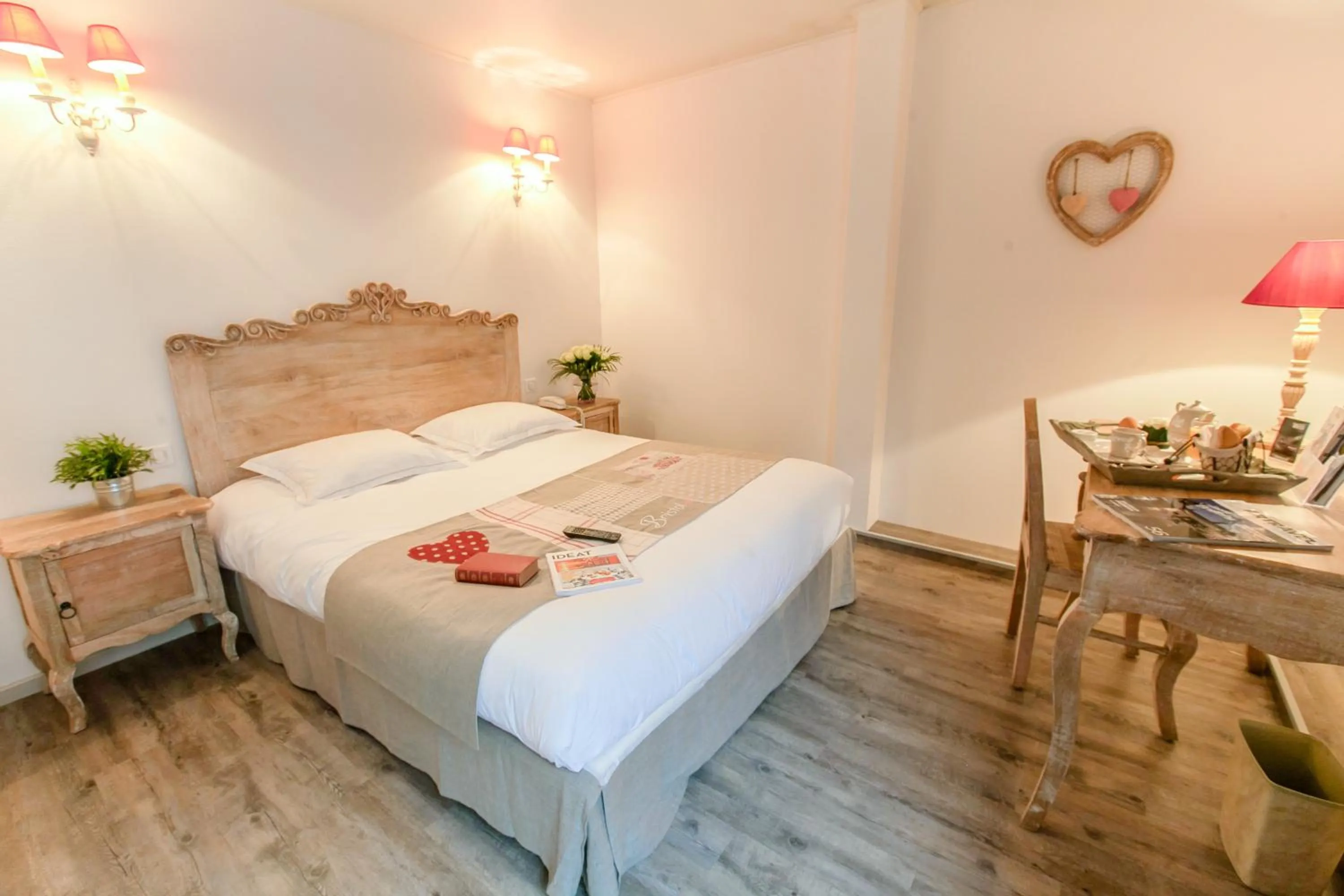 Bedroom, Bed in Brit Hotel Bristol Montbéliard Centre