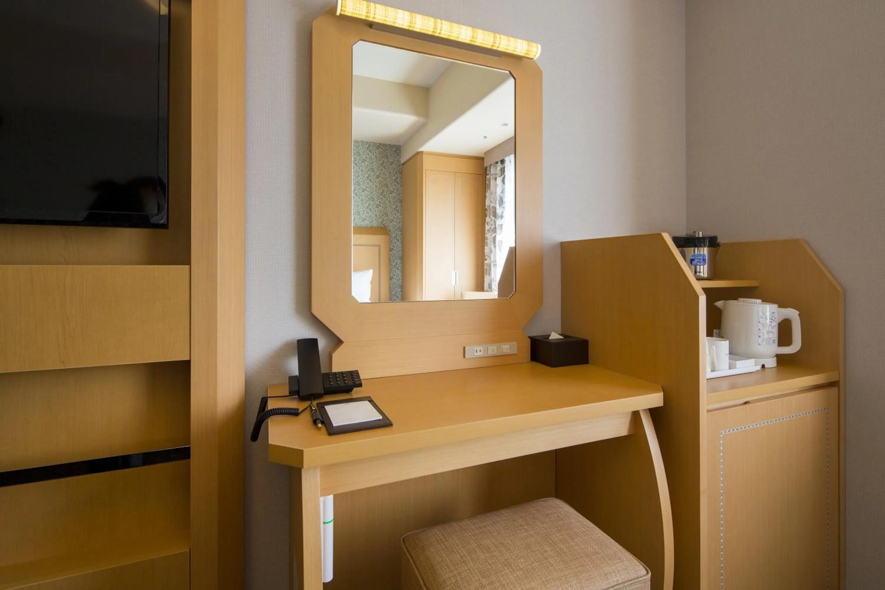 Photo of the whole room in Hotel Monterey Kobe