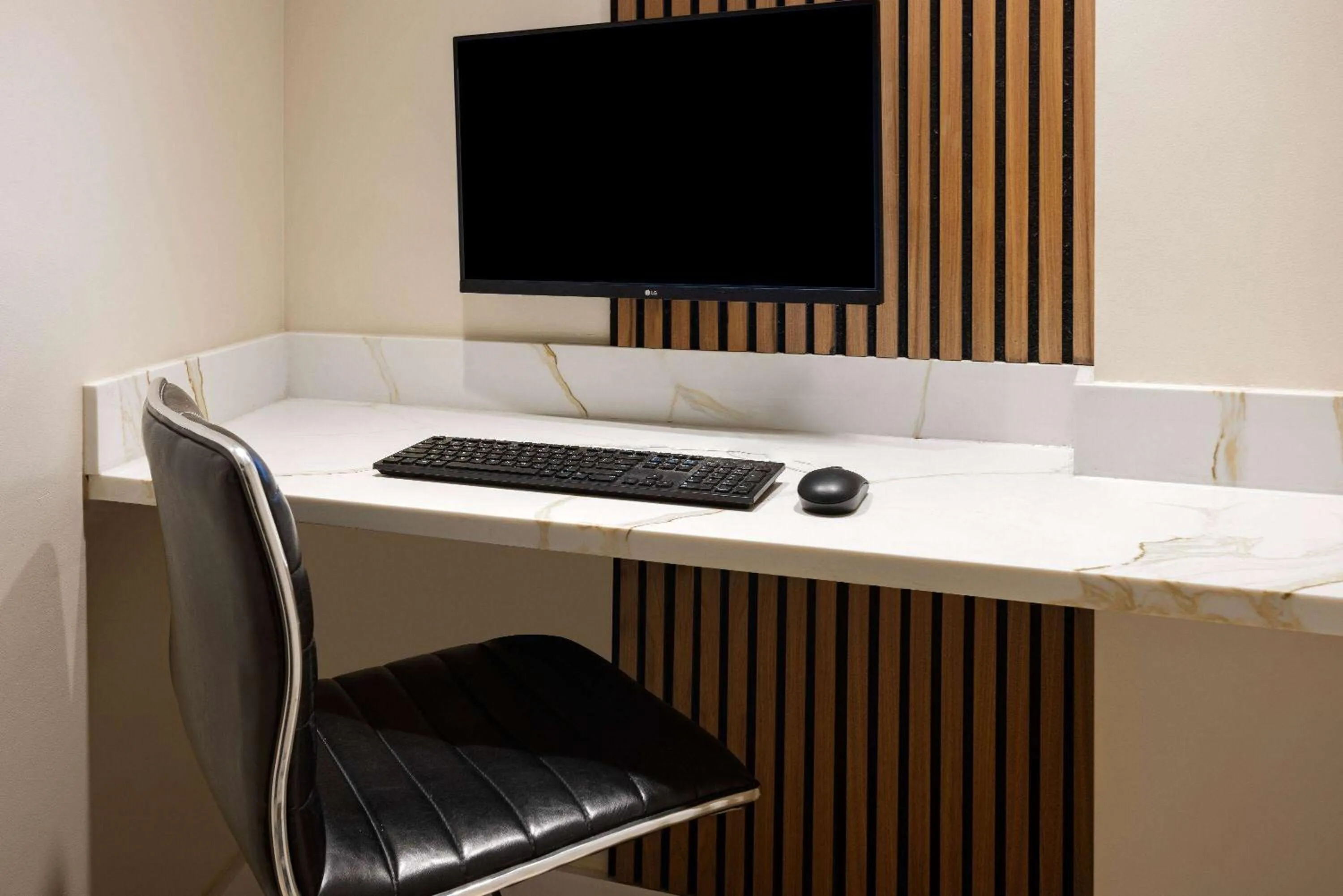 Business facilities in Ramada by Wyndham Bronx