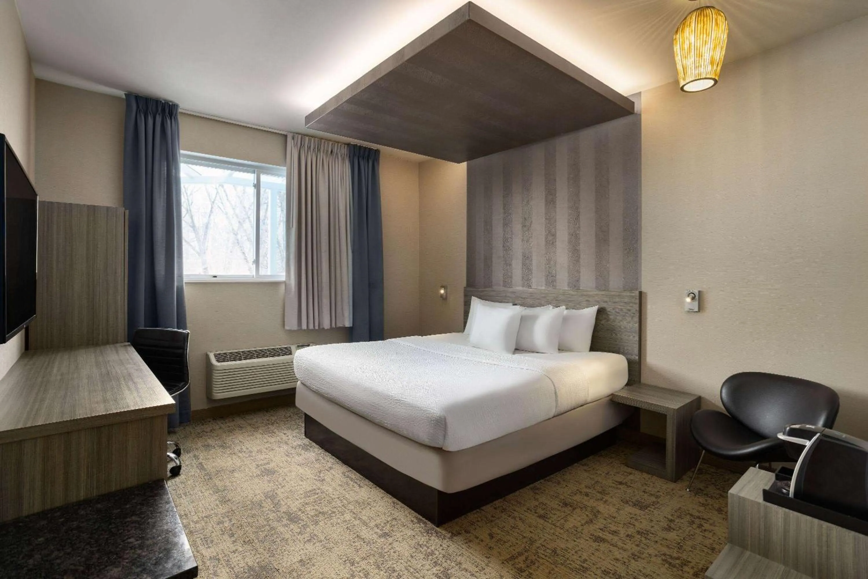 Bed in Ramada by Wyndham Bronx