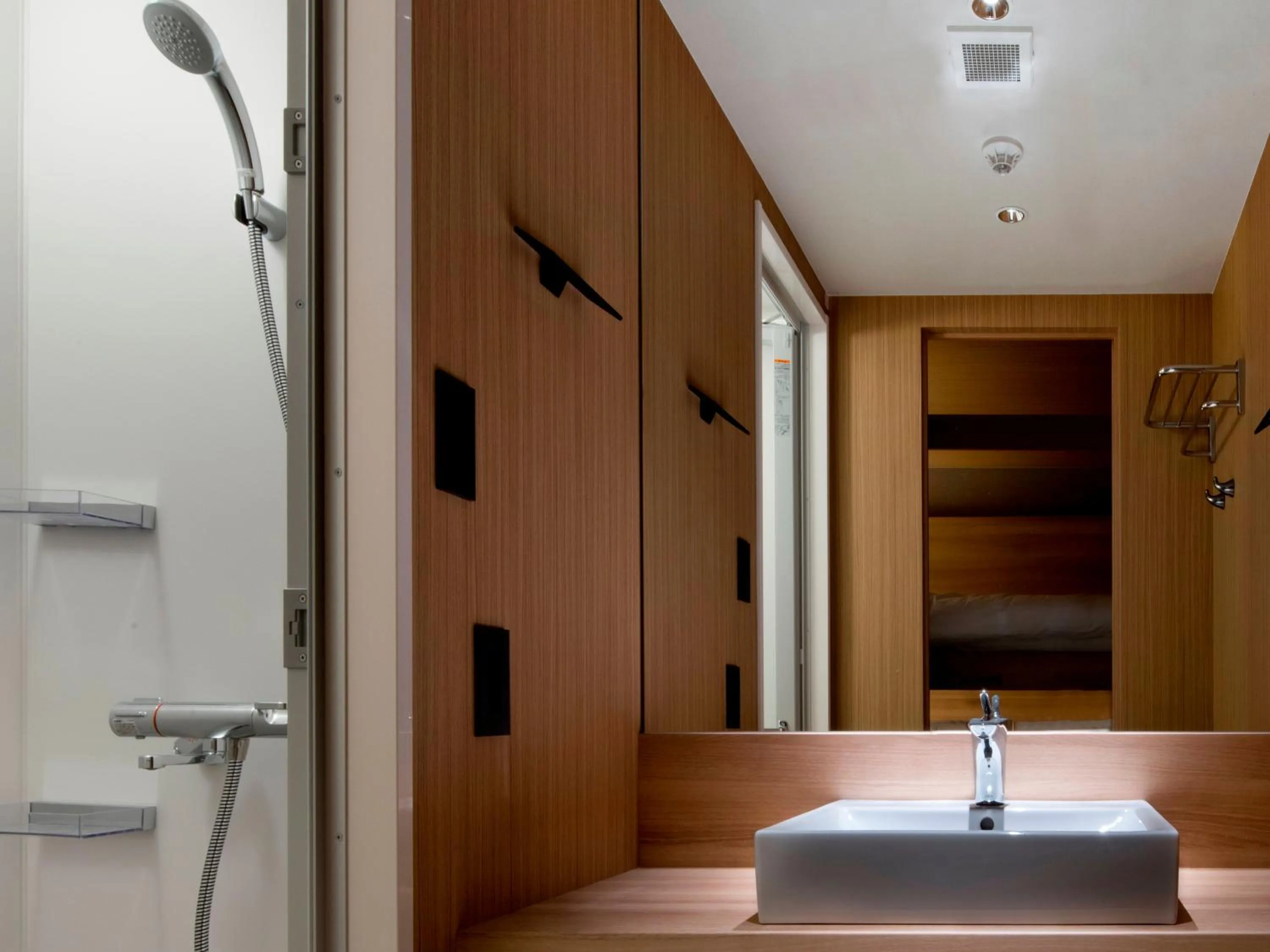 ALPHABED INN Takamatsuekimae