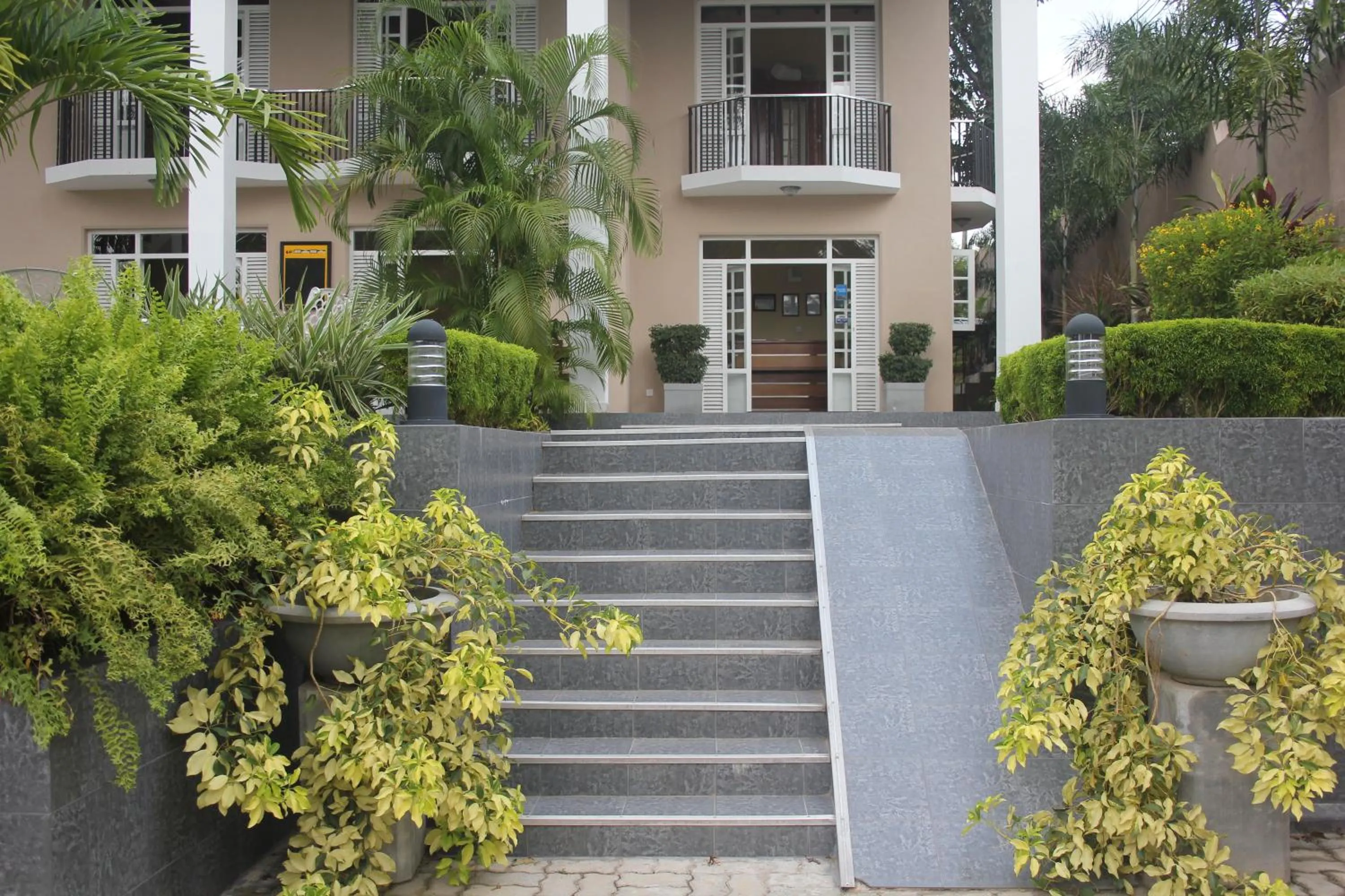 Facade/entrance in Grand 7 Hotel Thalawathugoda