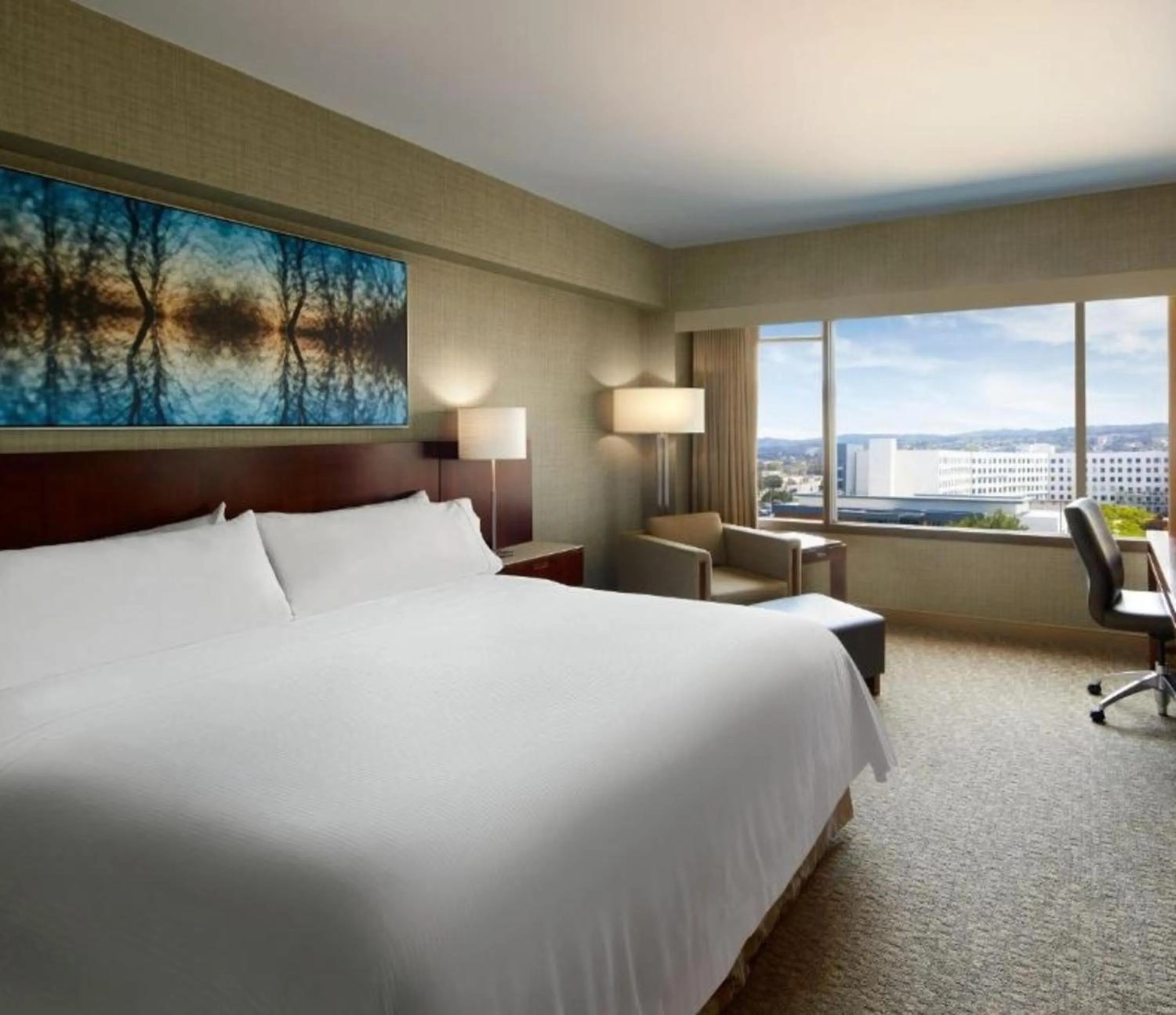 Bedroom, Bed in The Westin San Francisco Airport
