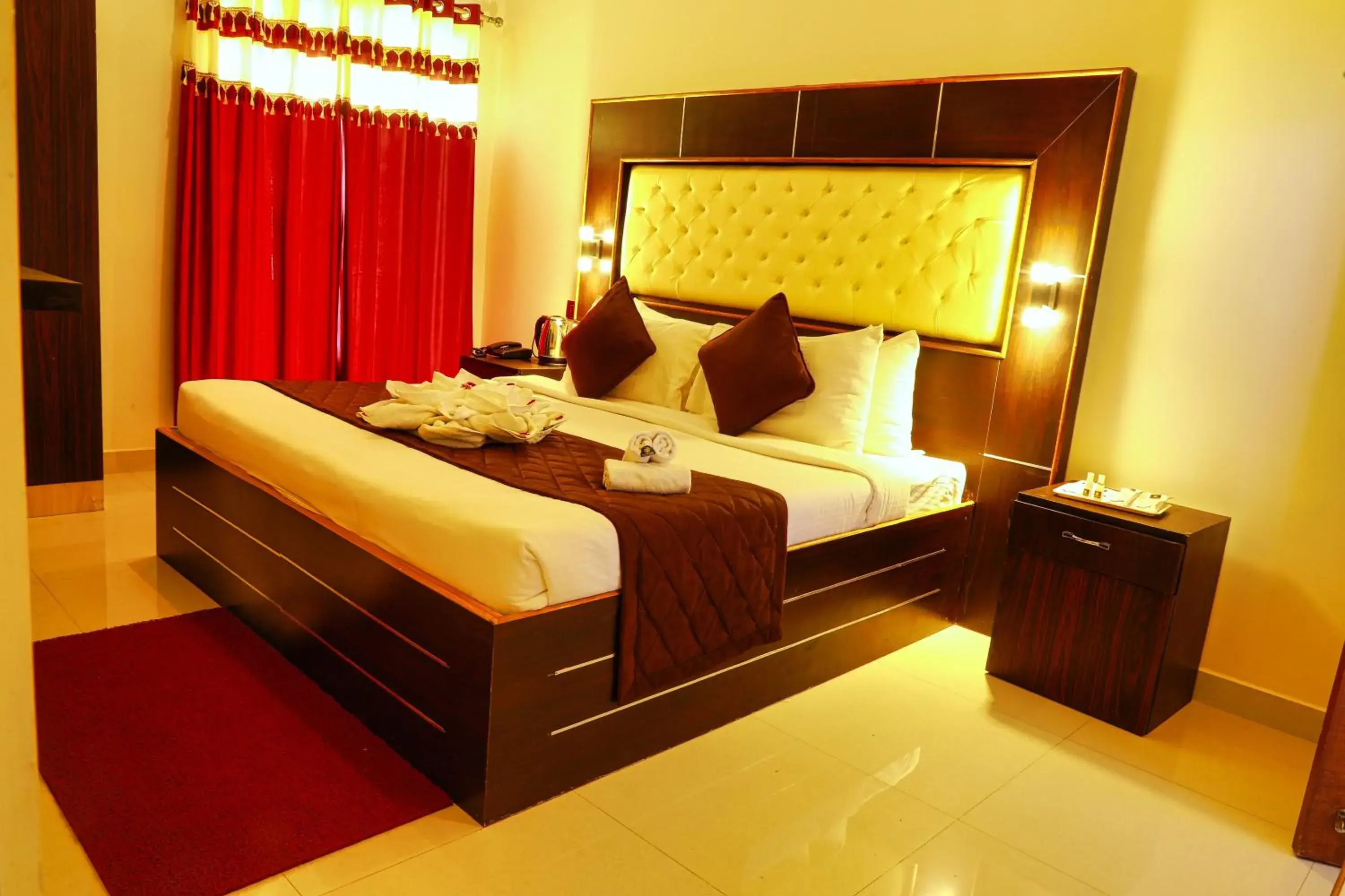 Deluxe Double Room with Balcony in SS Silver Oaks Resort Deluxe Double Room with Balcony in SS Silver Oaks Resort