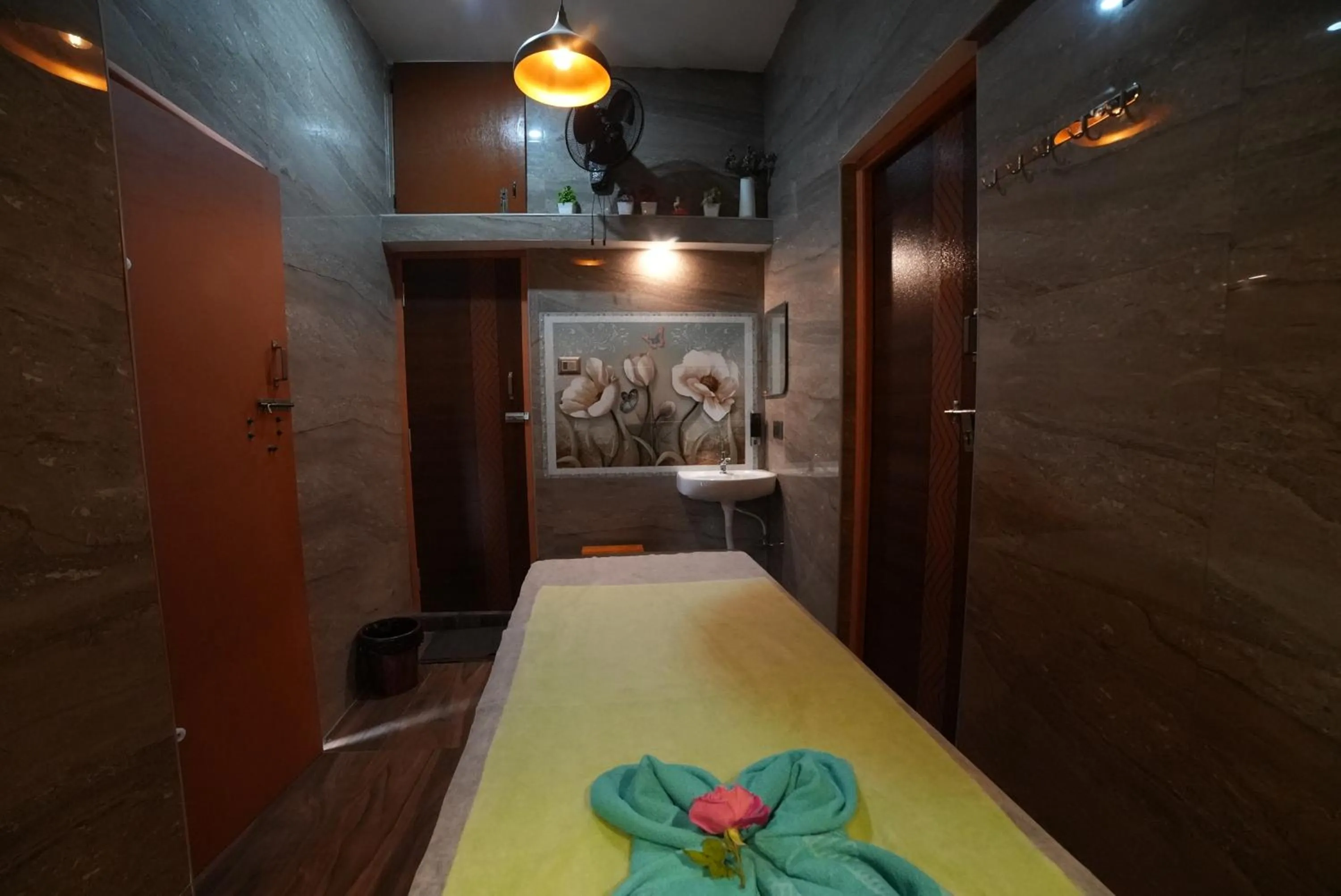 Bed in SS Silver Oaks Resort