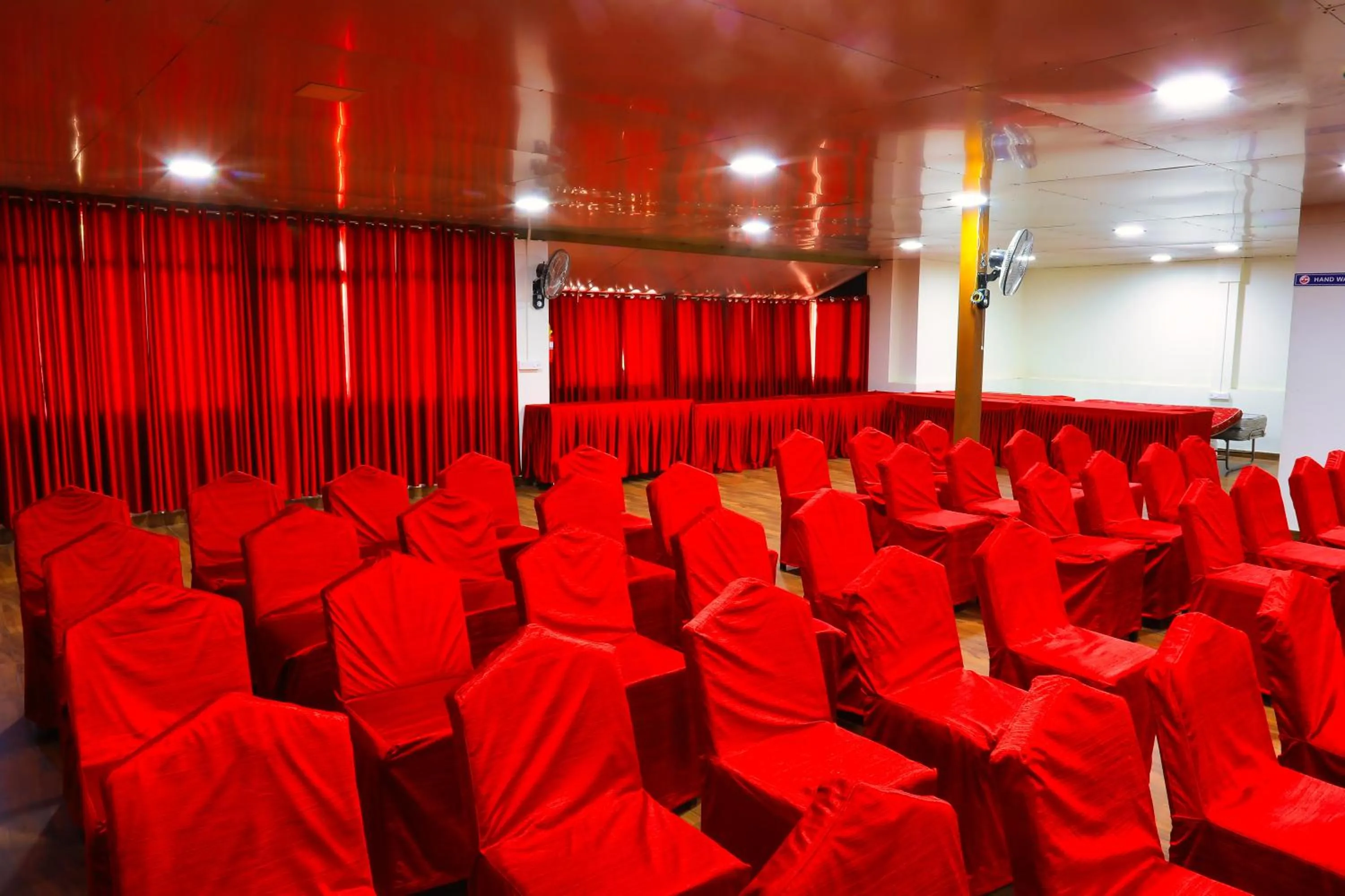 Banquet/Function facilities in SS Silver Oaks Resort