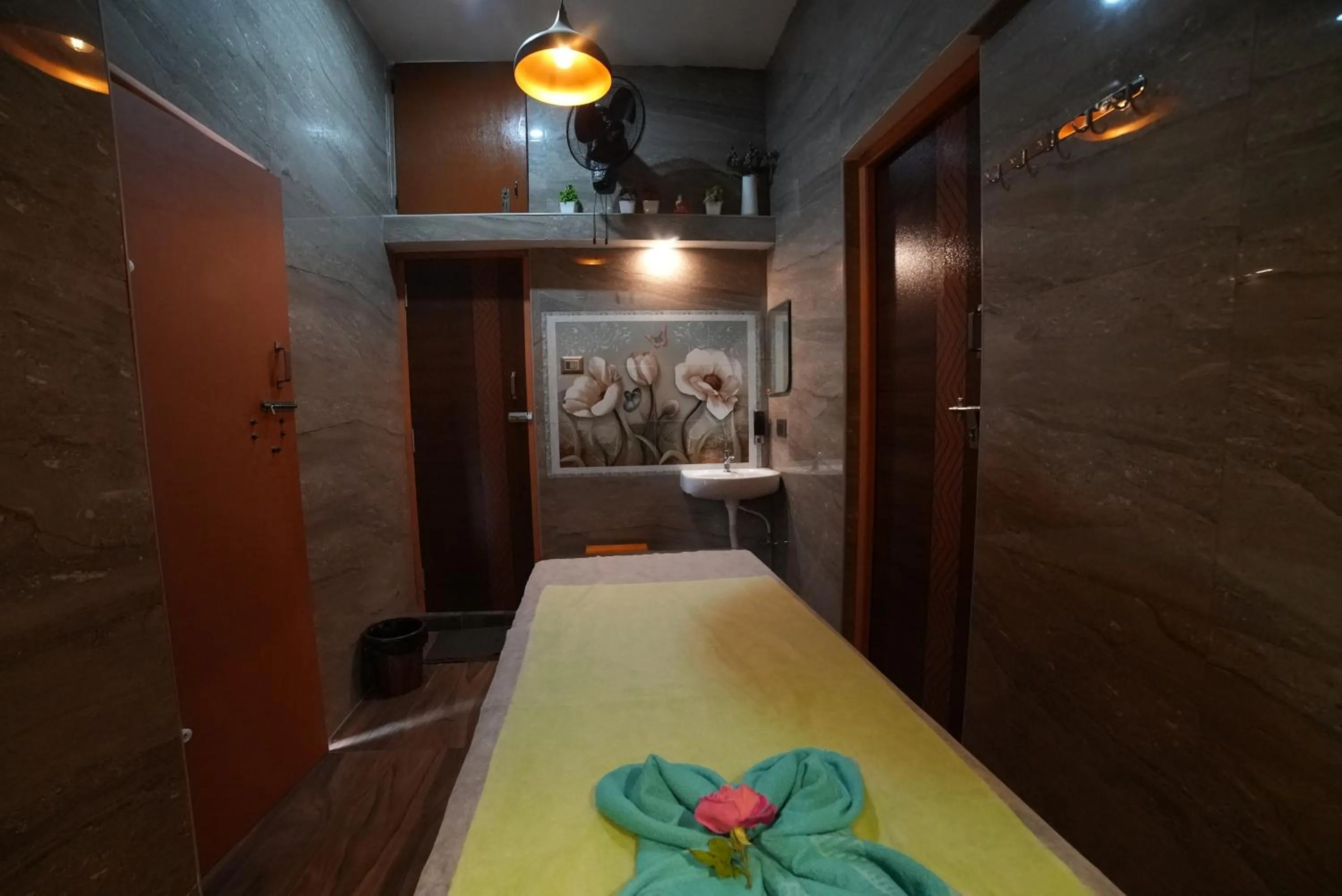 Bed in SS Silver Oaks Resort