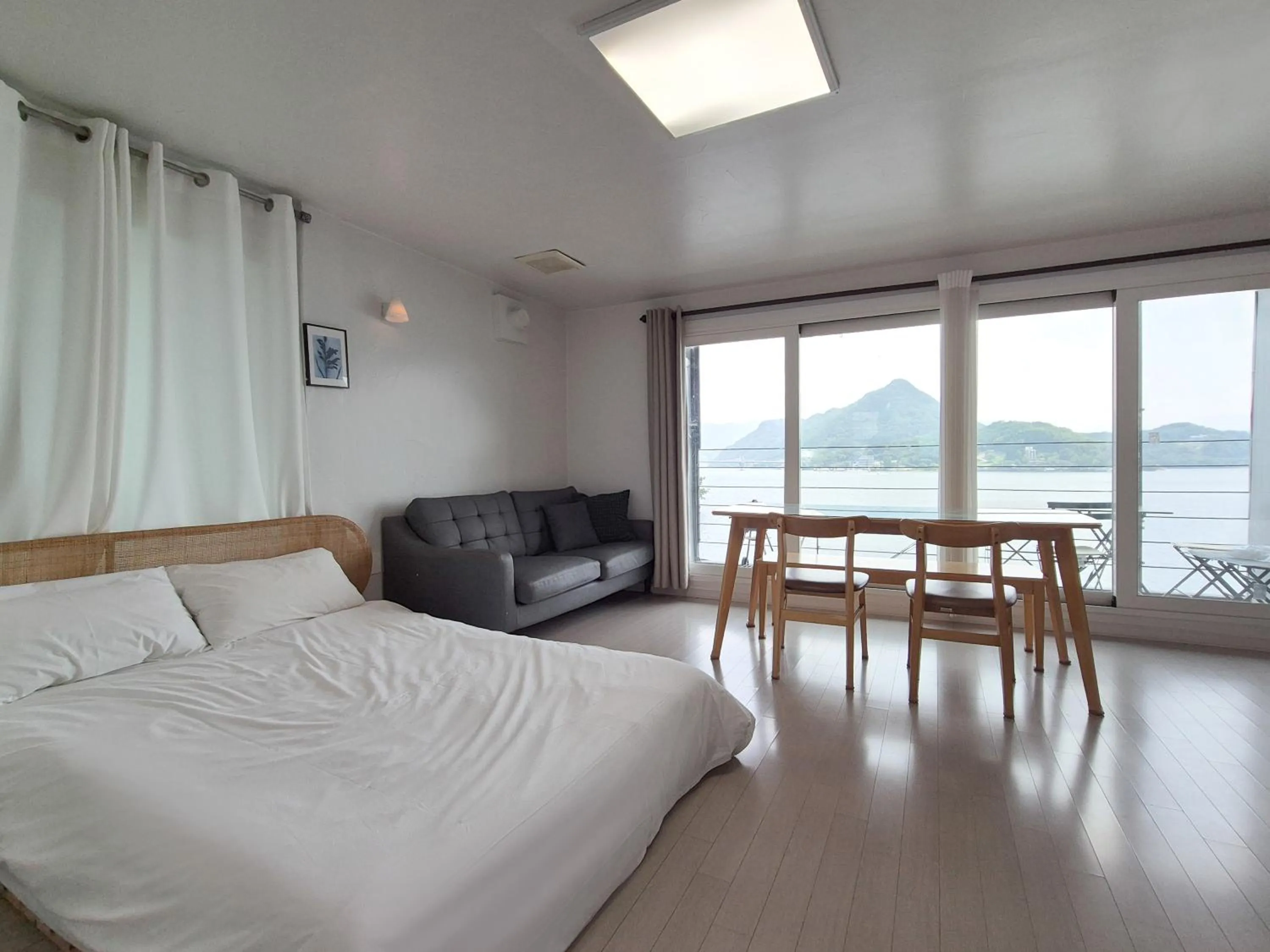 View (from property/room), Bed in Interlaken Stay