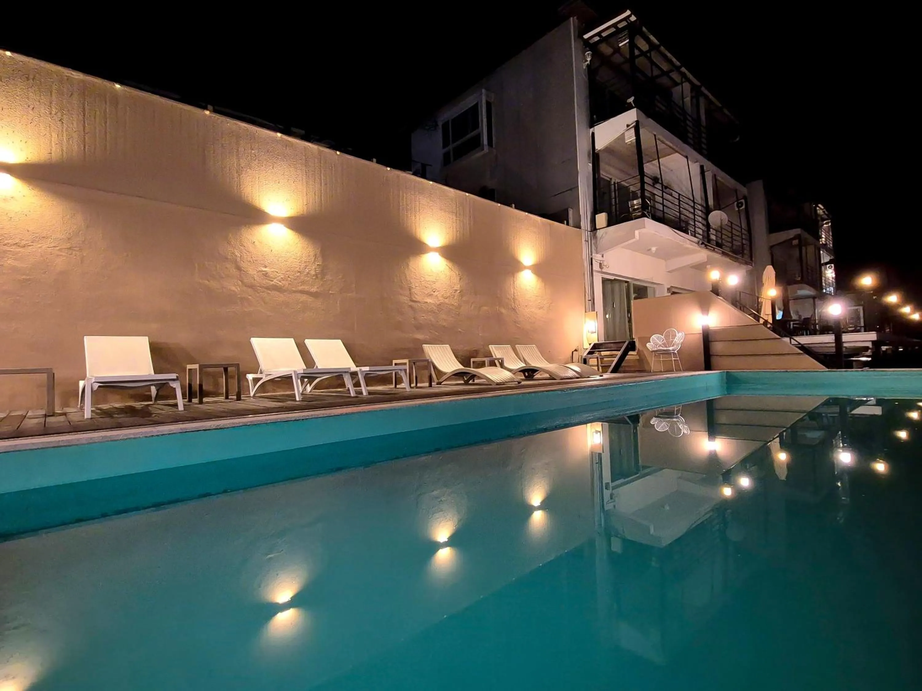 Swimming pool in Interlaken Stay